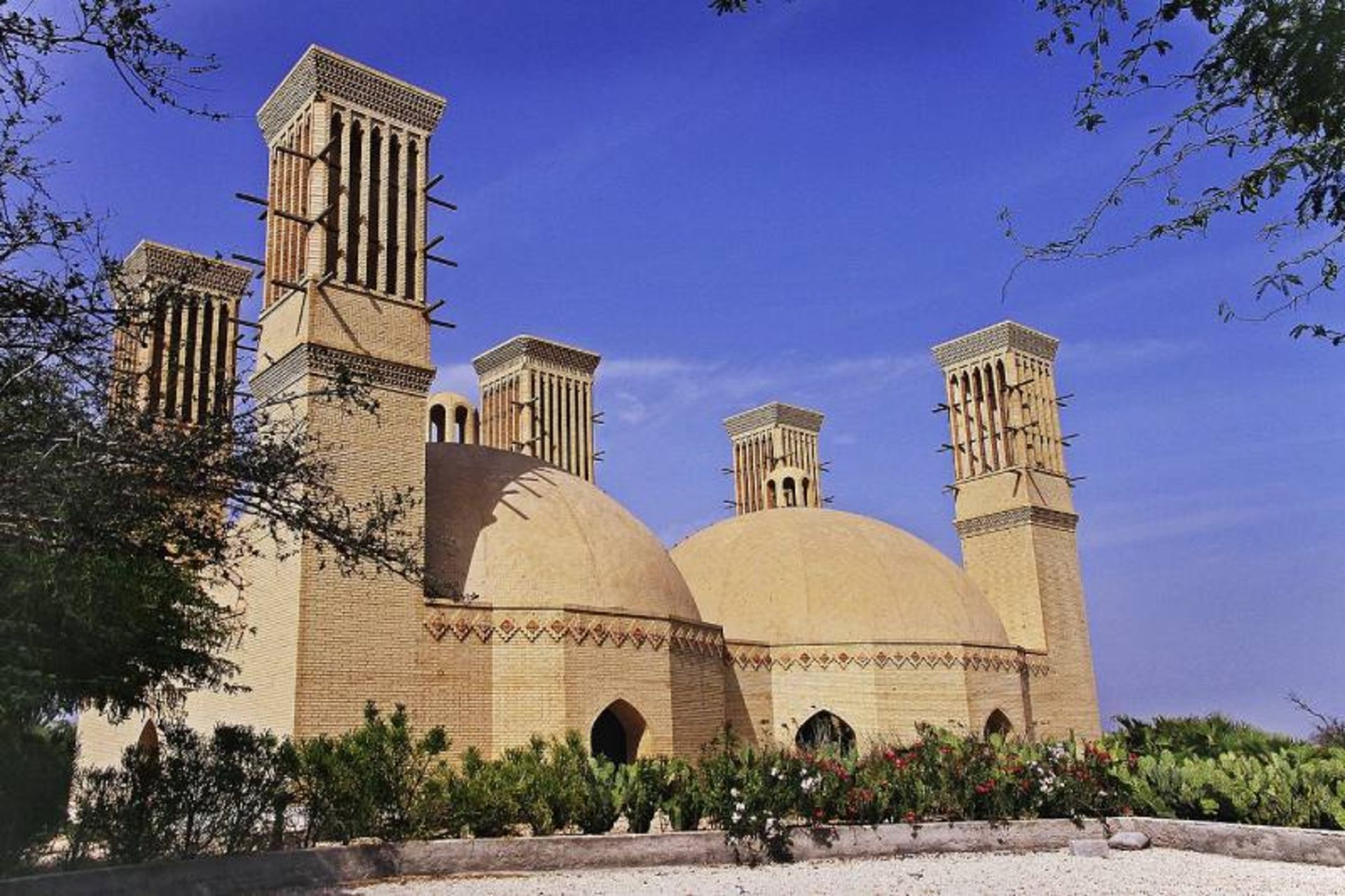سازه های تاریخی شهر باستانی حریره