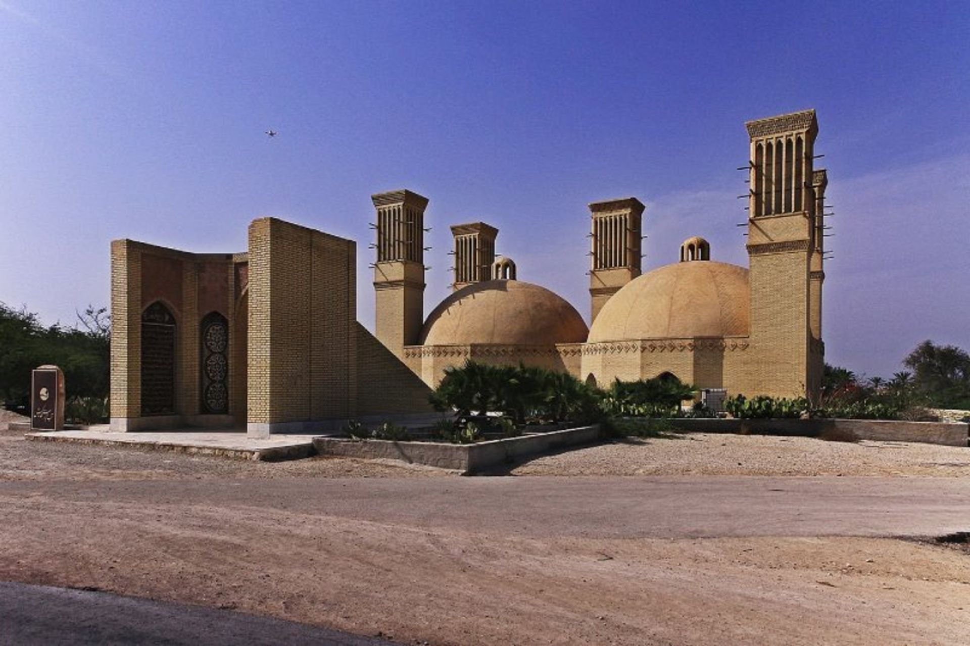 بادگیرهای شهر باستانی حریره کیش