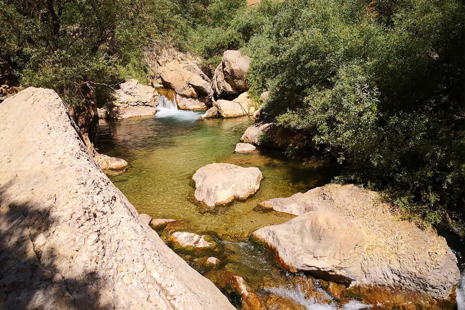 آبشار و رودخانه تنگ تیزاب