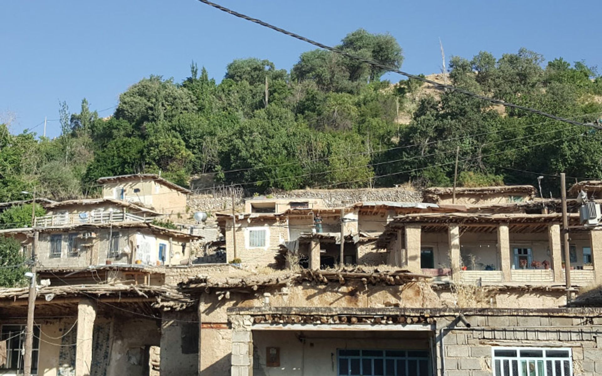 بافت پلکانی خانه های روستای کریک یاسوج