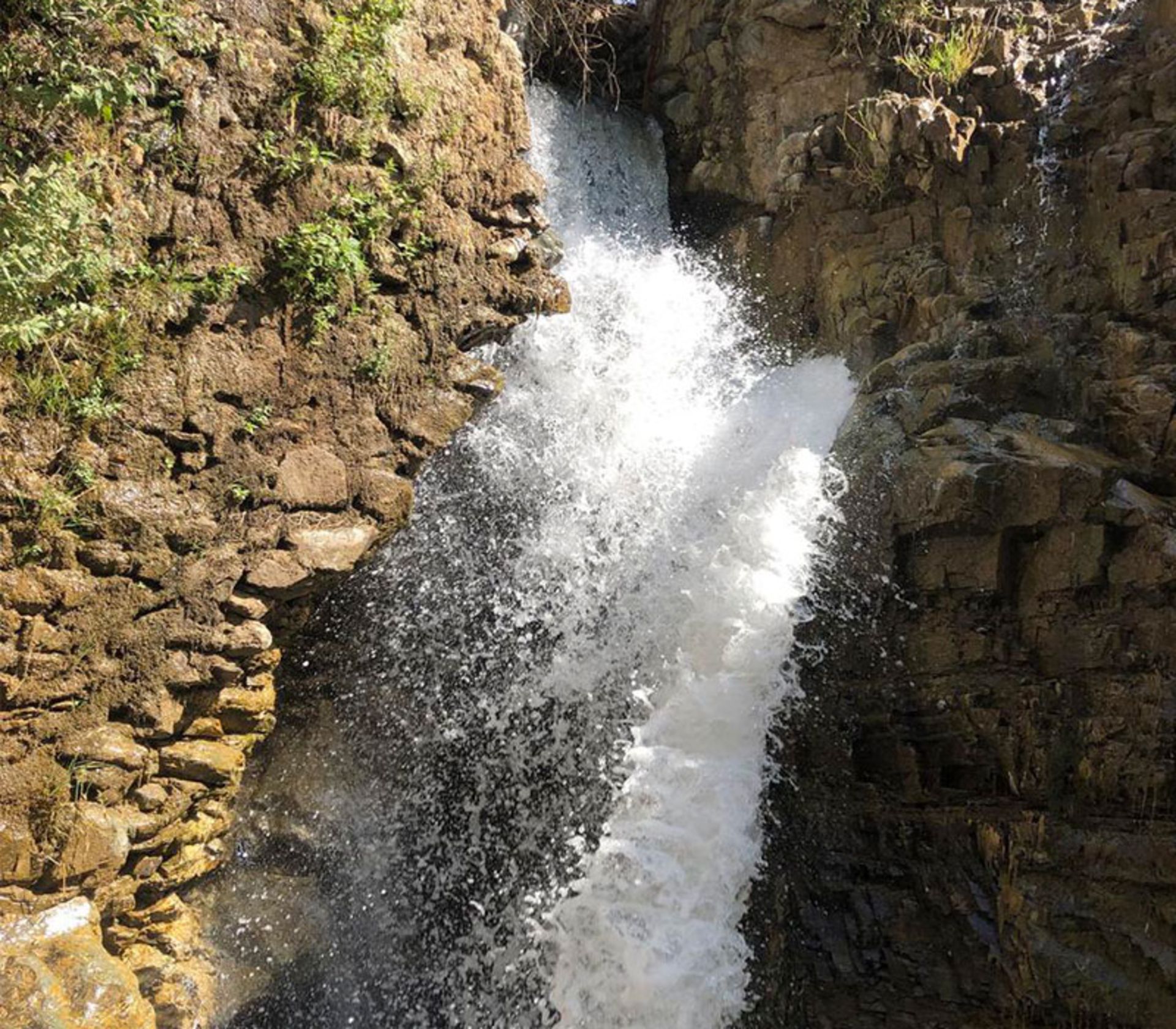 آبشار پرآب سیبان دره