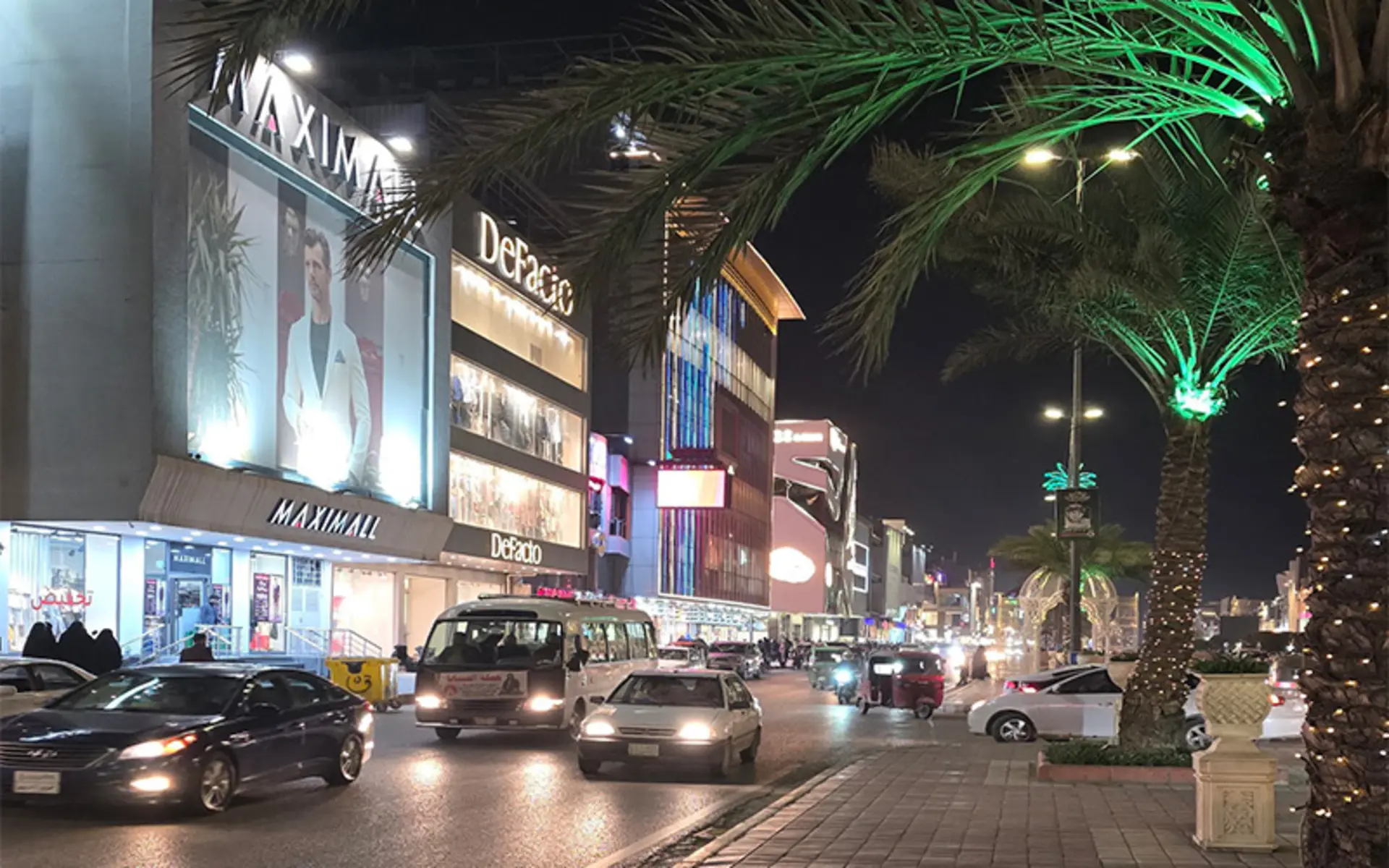 خیابان سناتور کربلا در شب