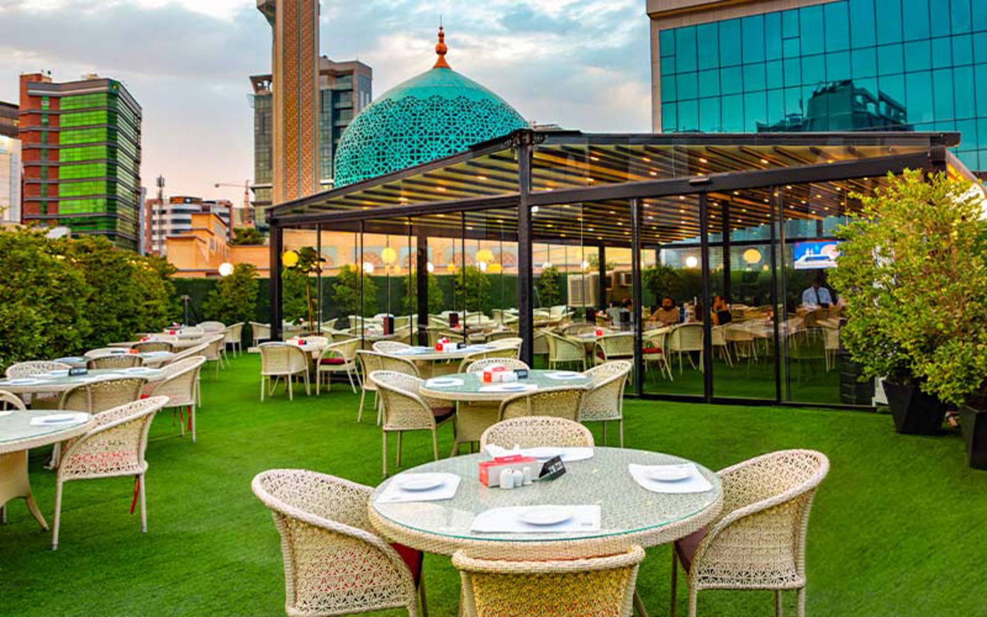 فضای باز رستوران ارکیده شعبه آرژانتین