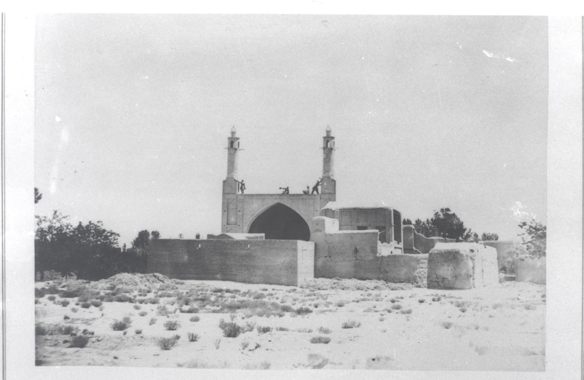 عکس قدیمی از منارجنبان
