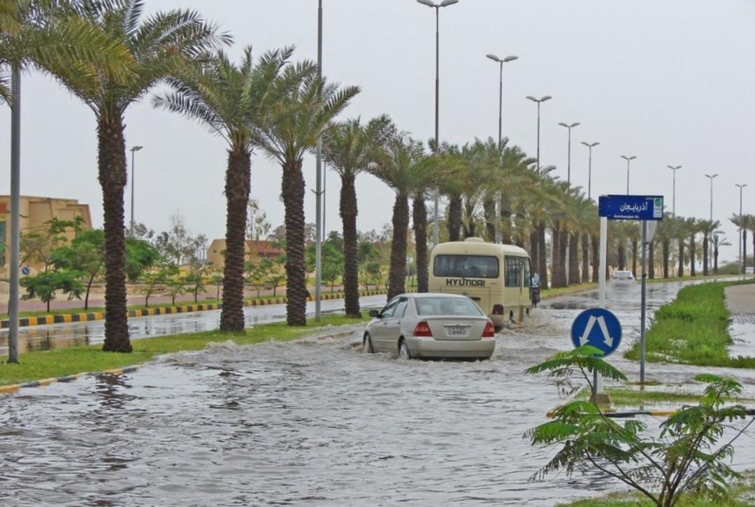 آبگرفتگی خیابان در بارندگی فصل زمستان کیش