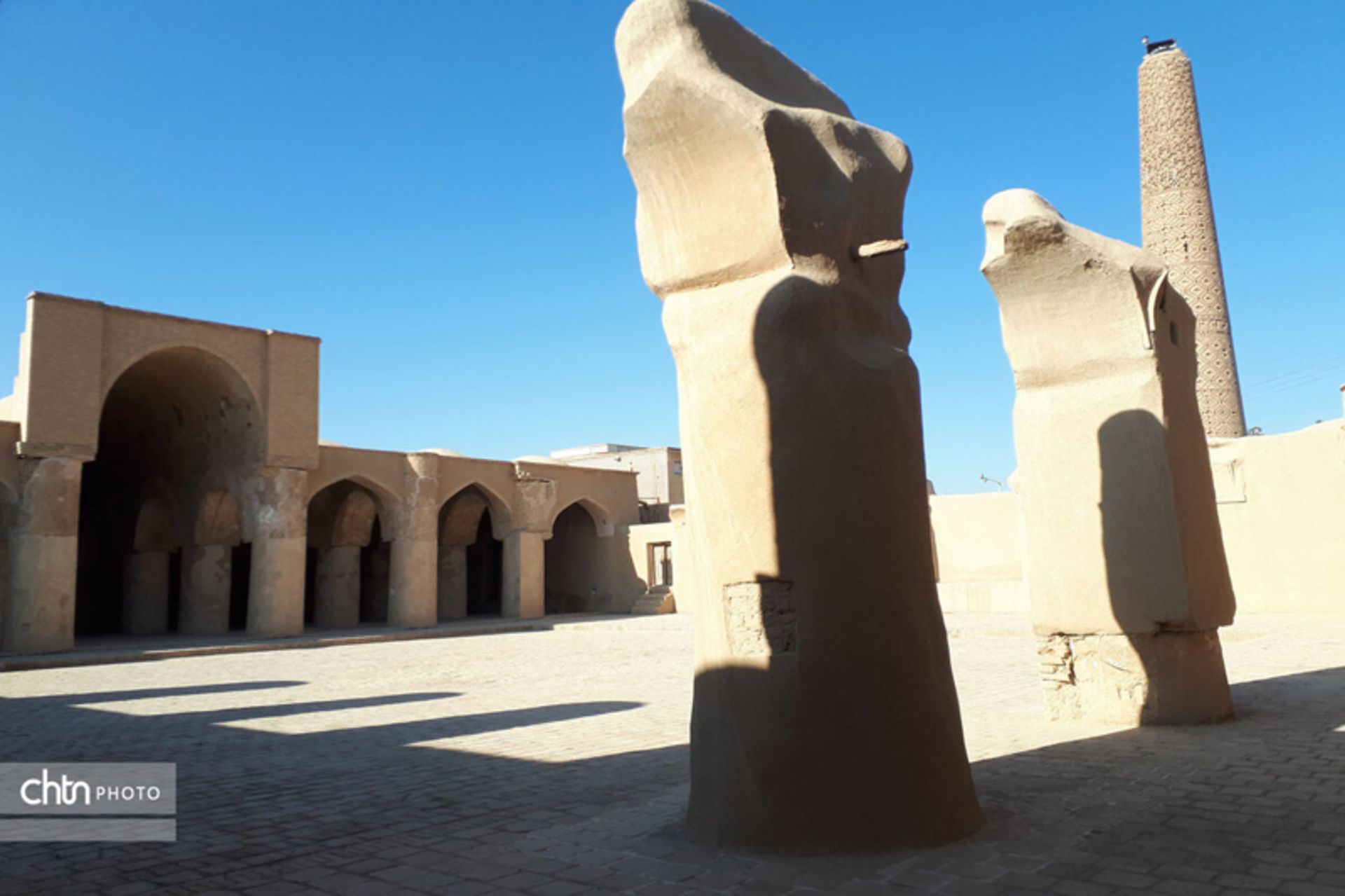 مسجد و مناره تاریخانه دامغان