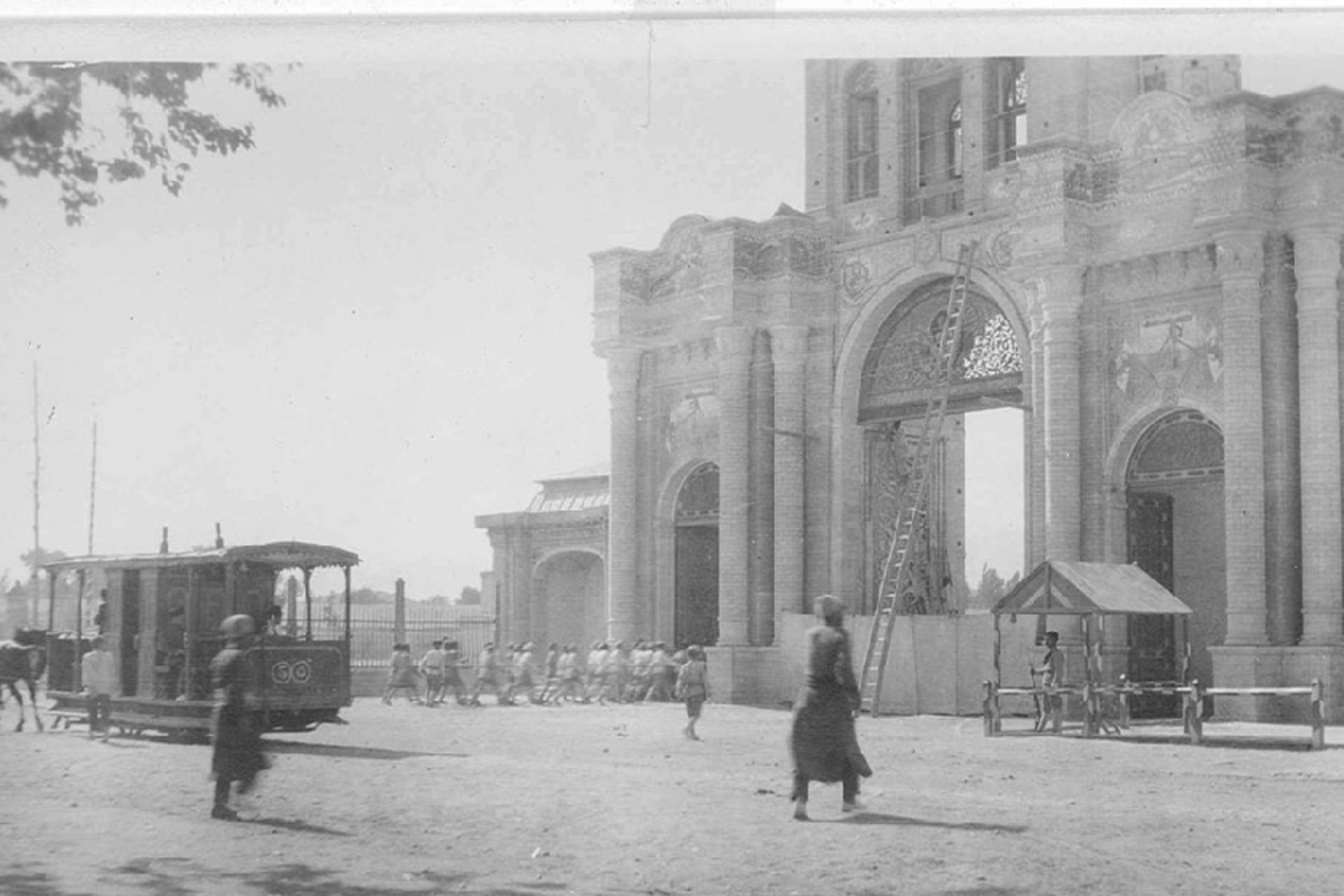 سردر باغ ملی