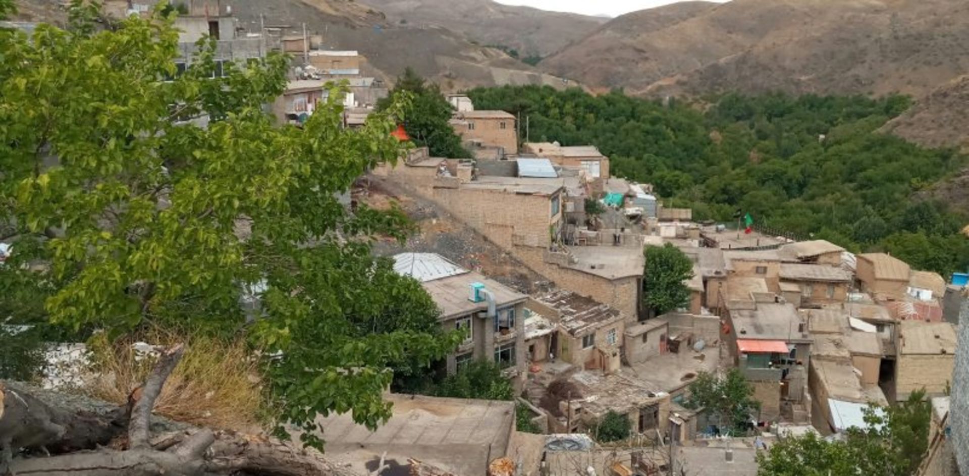 معماری پلکانی خانه های روستای کلاته آهن