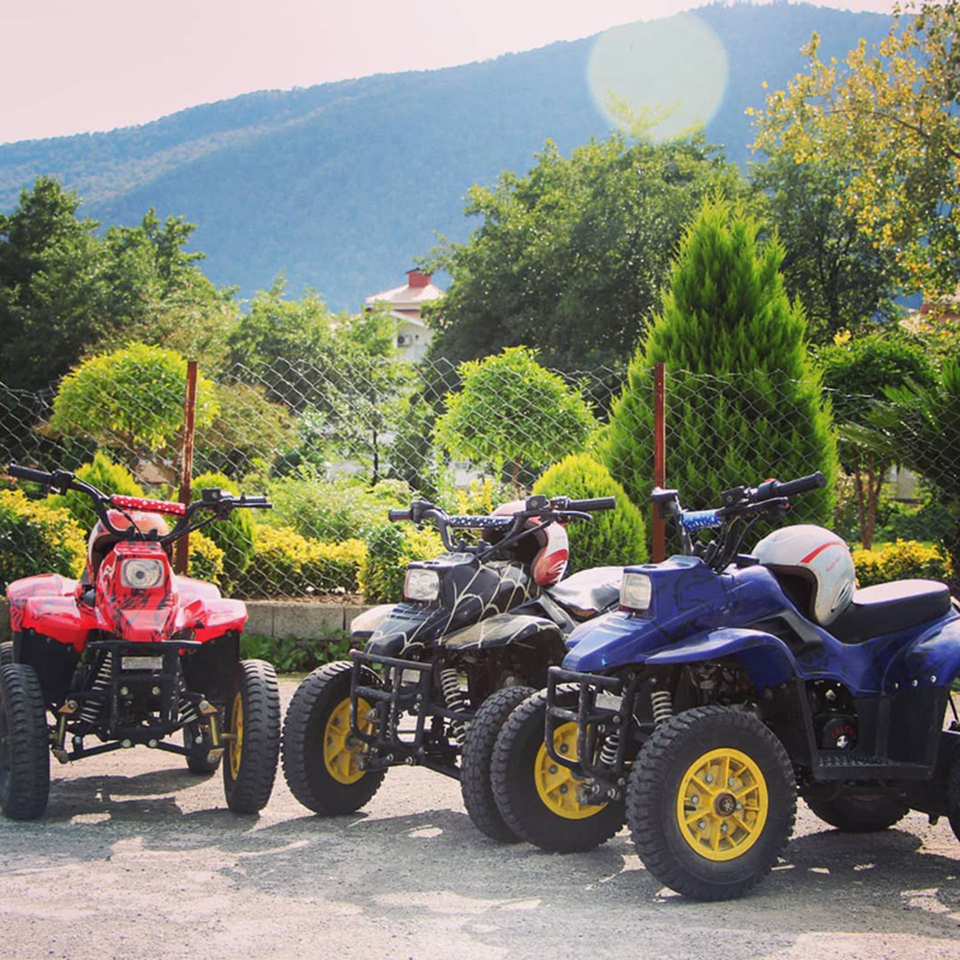 موتورهای چهارچرخ در پیست موتور چهارچرخ نمک آبرود