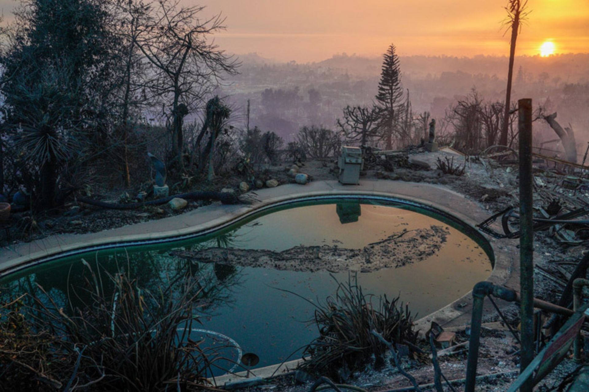 نابودی خانه‌ای در آتش‌سوزی لس آنجلس