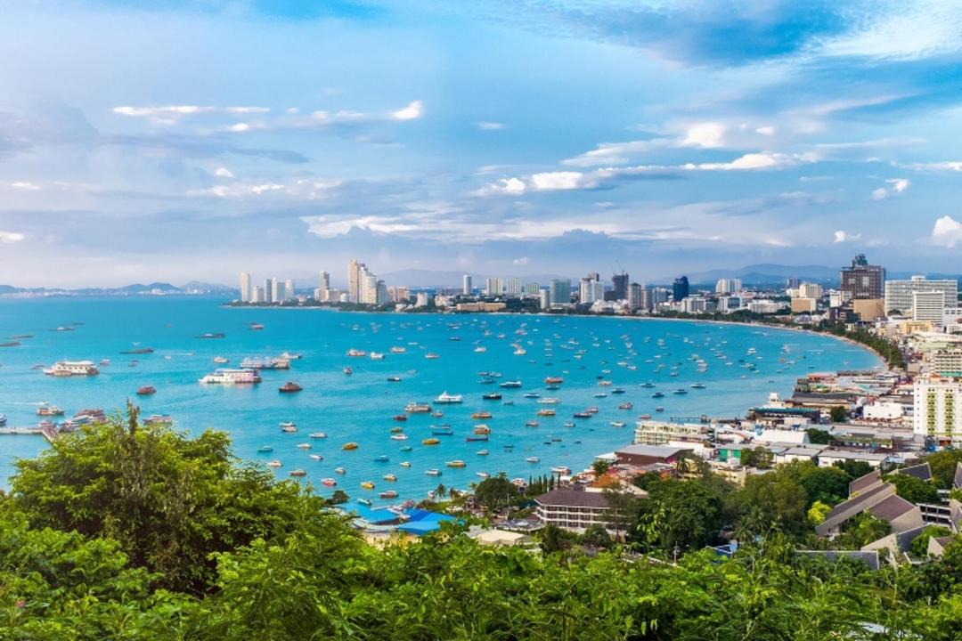 قایق سواری در سواحل پاتایا