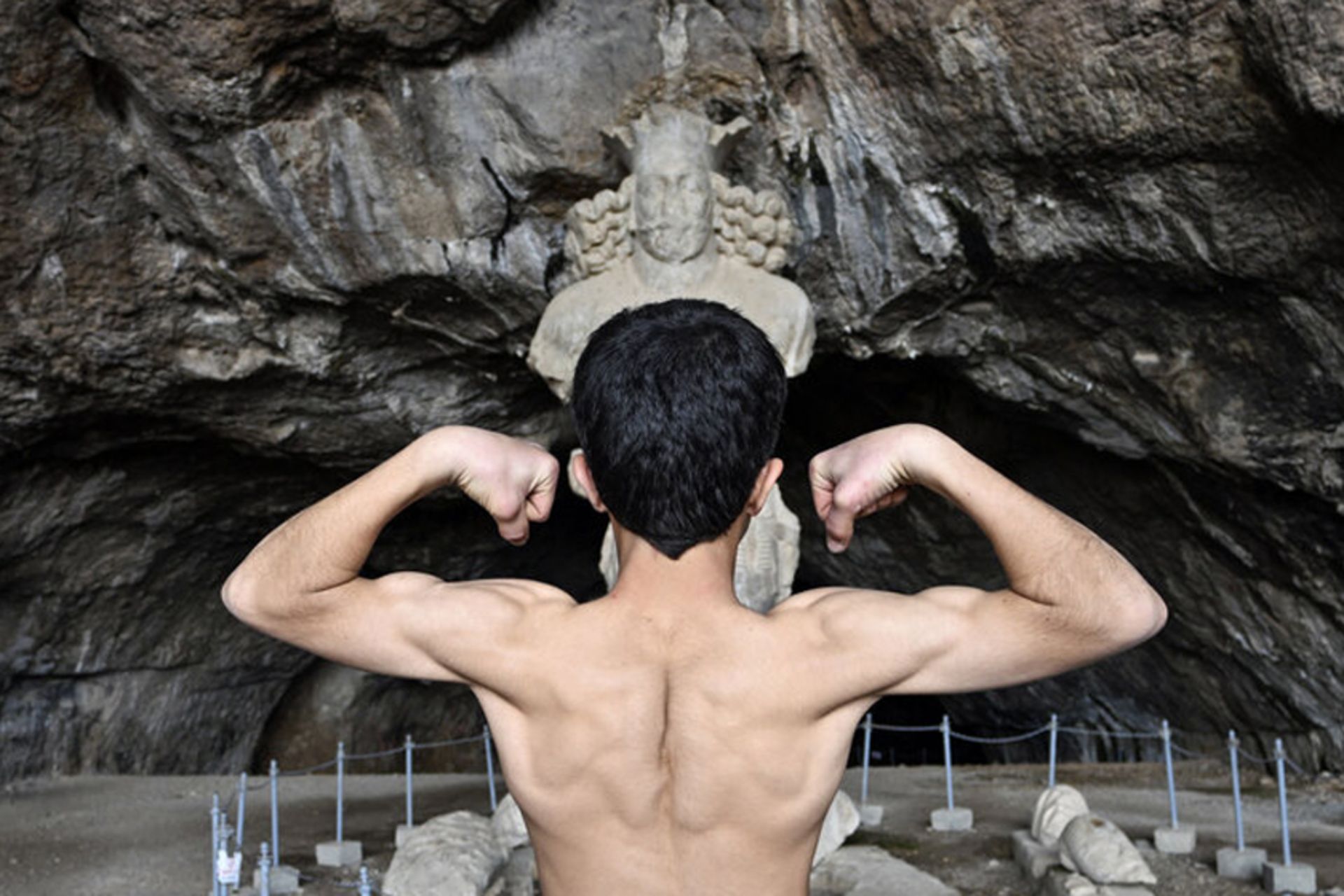 بازدیدکنندگات در غار شاپور