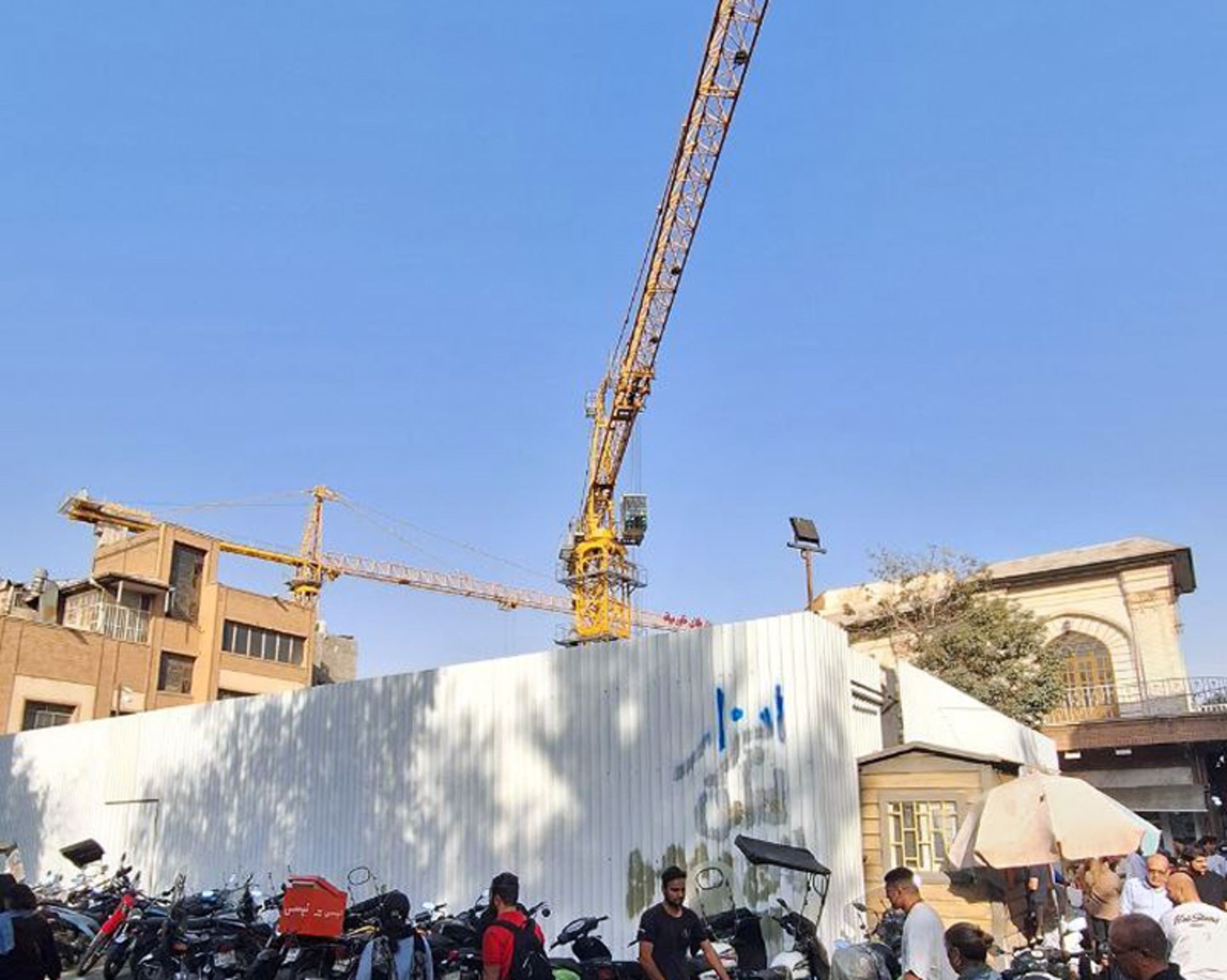 ساخت و ساز در حریم کاخ گلستان