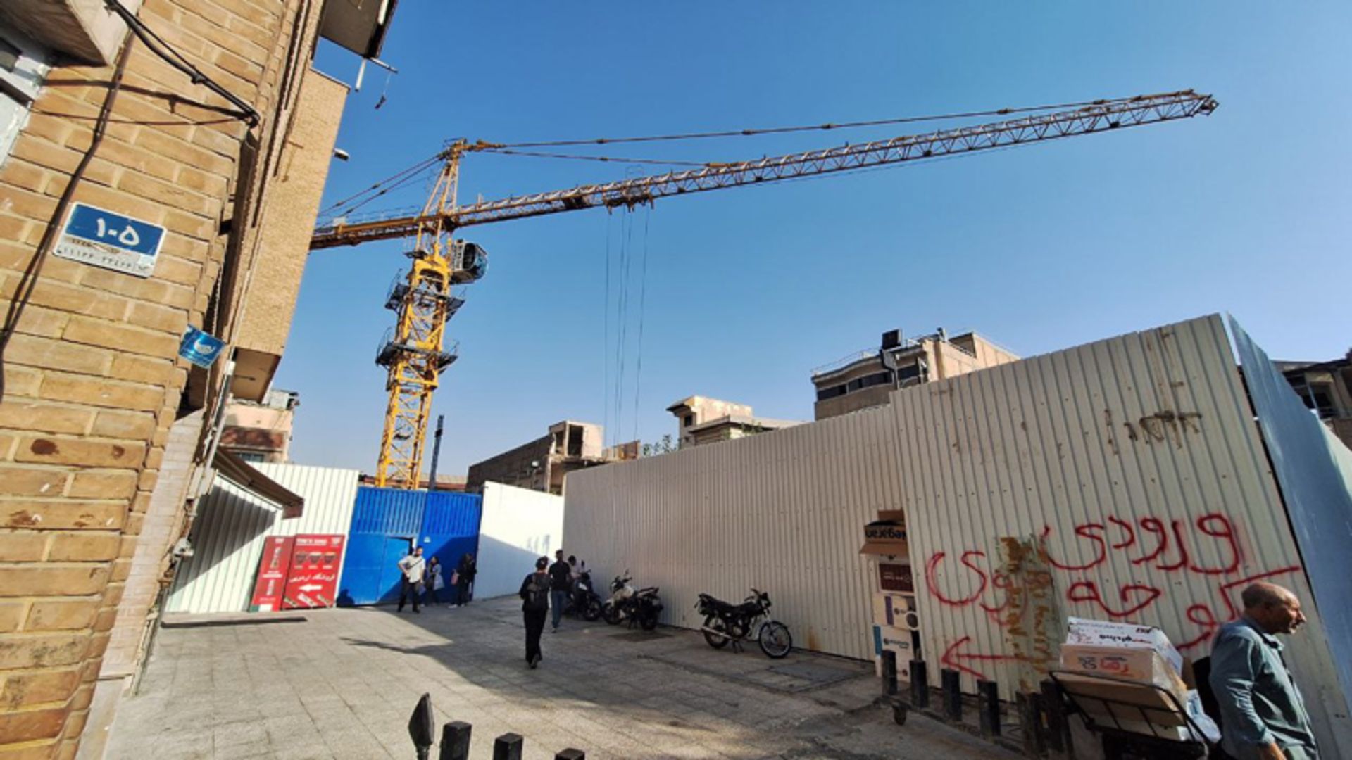 ساخت و ساز در حریم کاخ گلستان