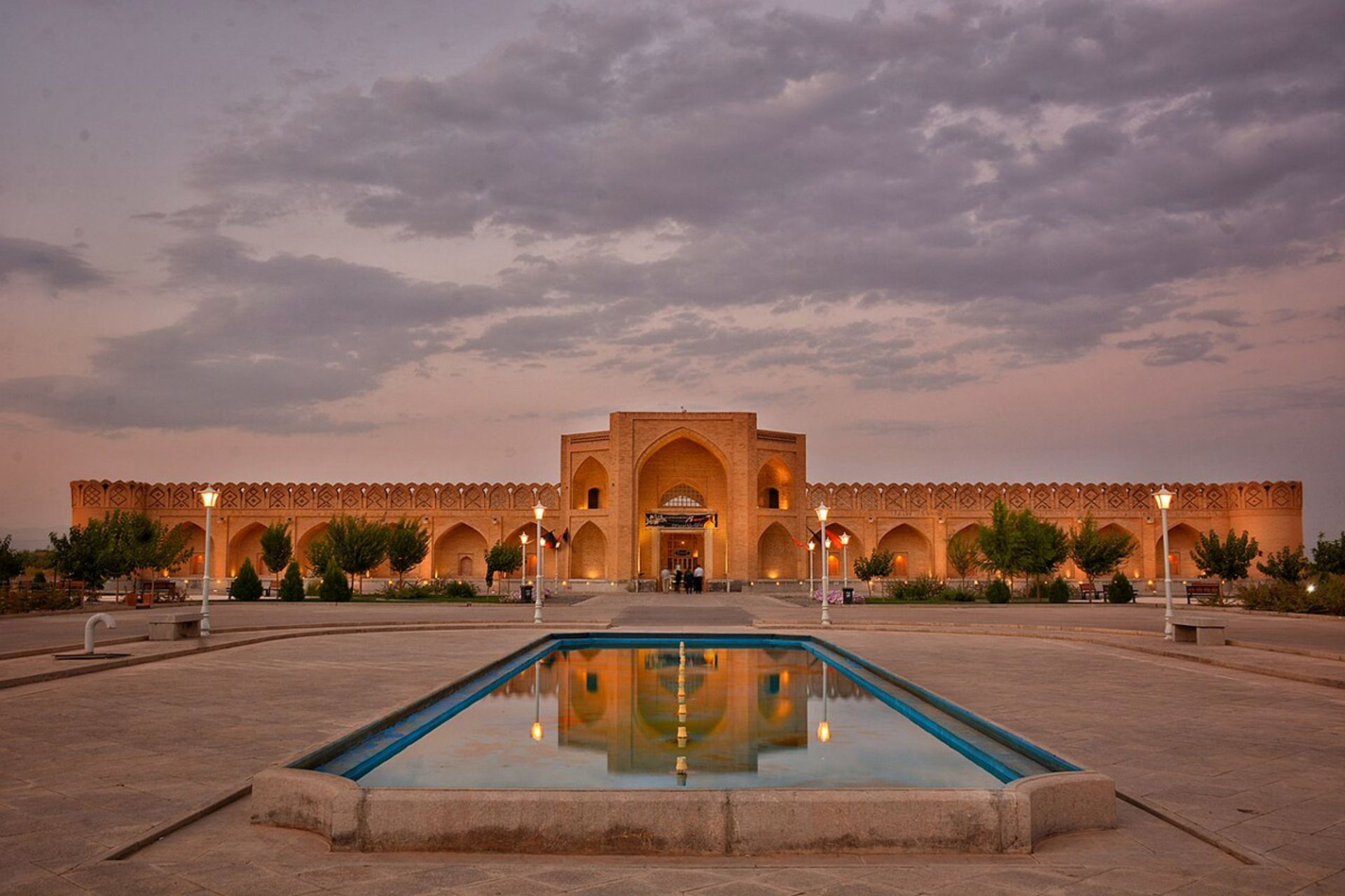 اقامت در کاروانسرا