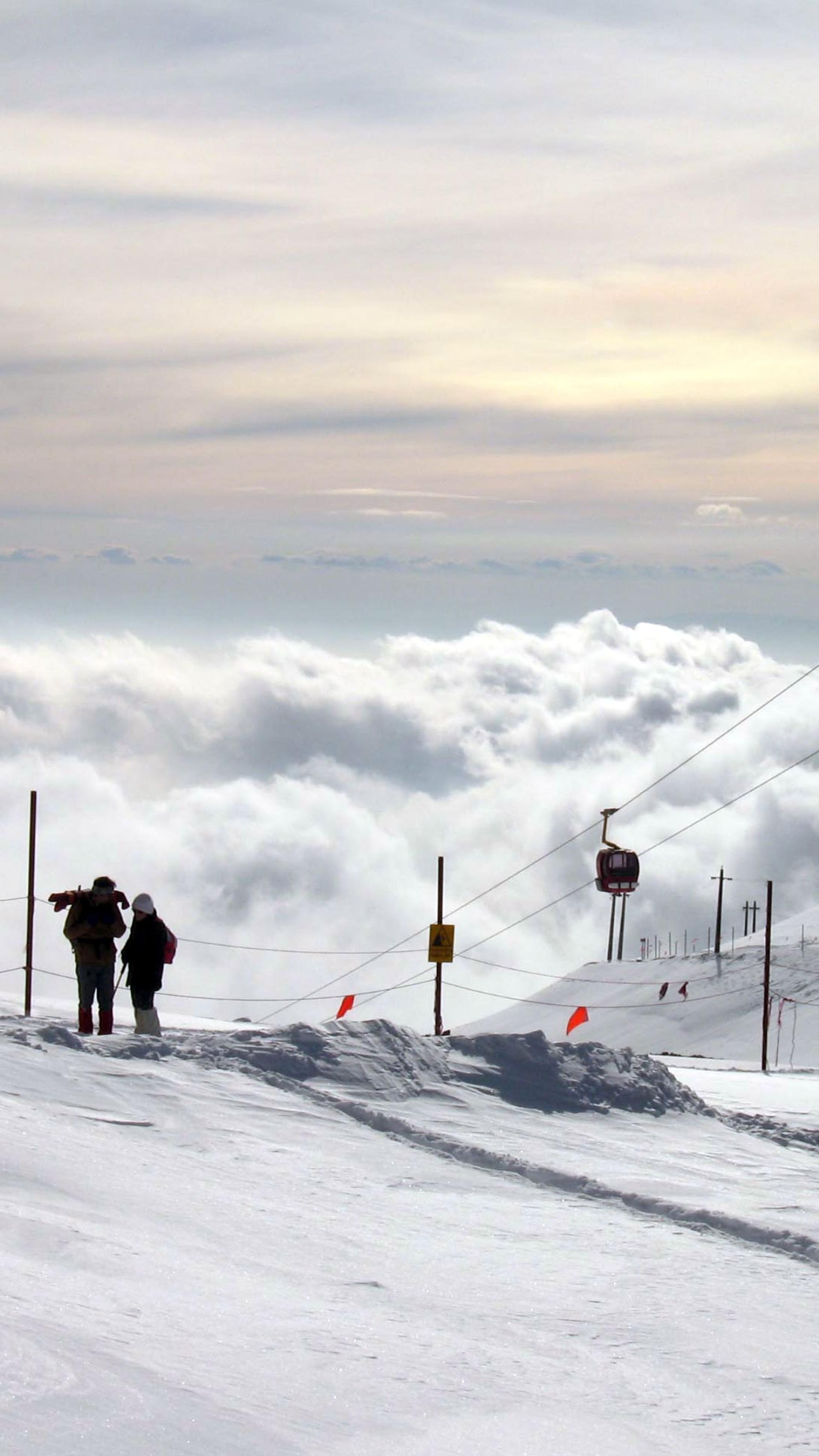 برف در ایستگاه هفت توچال