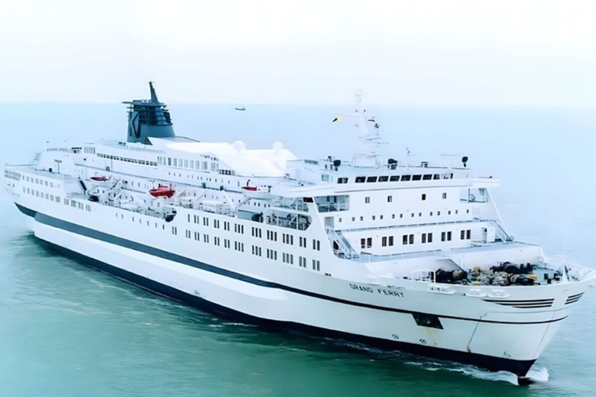 شناور کروز در ابوموسی