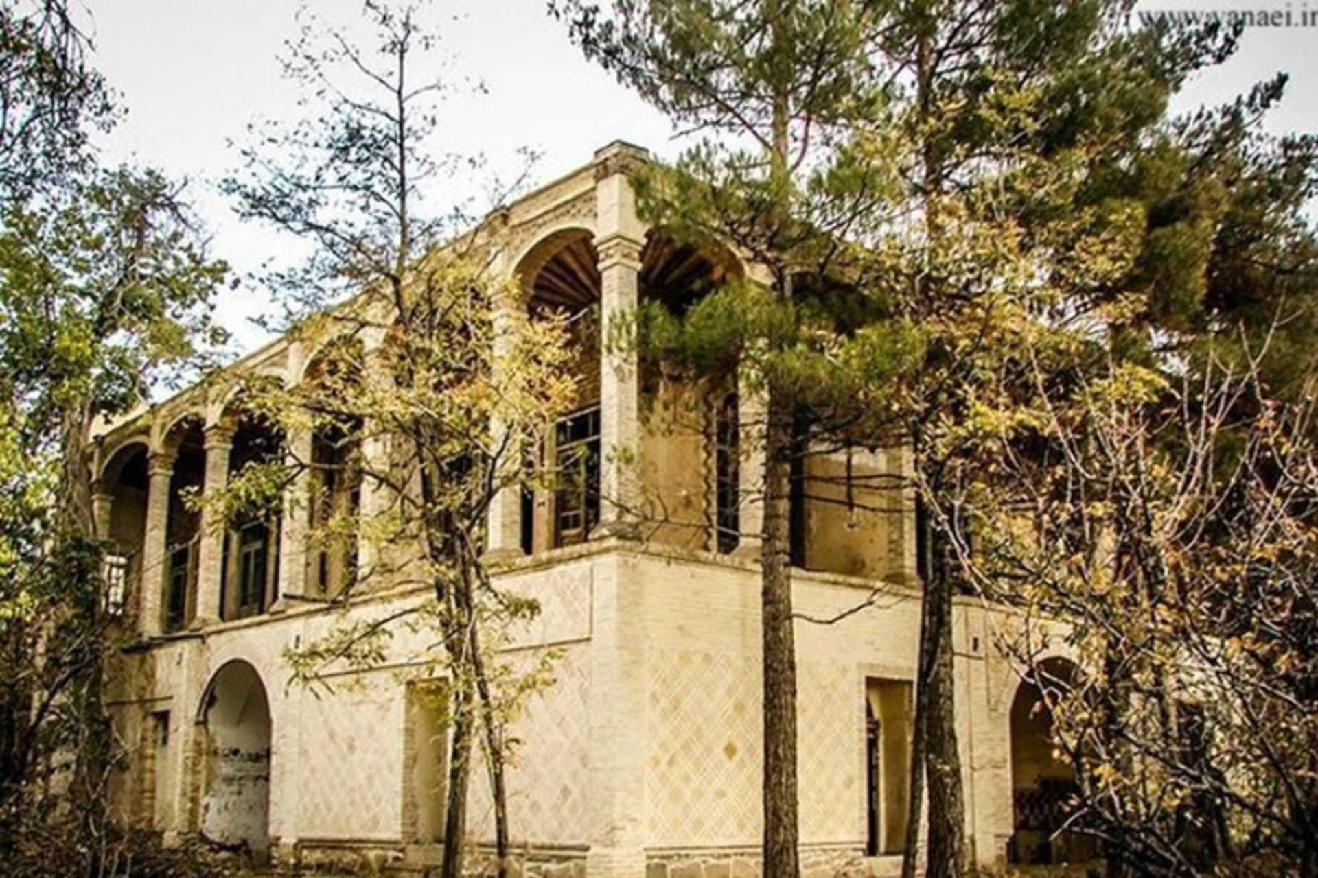 عمارت تاریخی منصوری ملایر