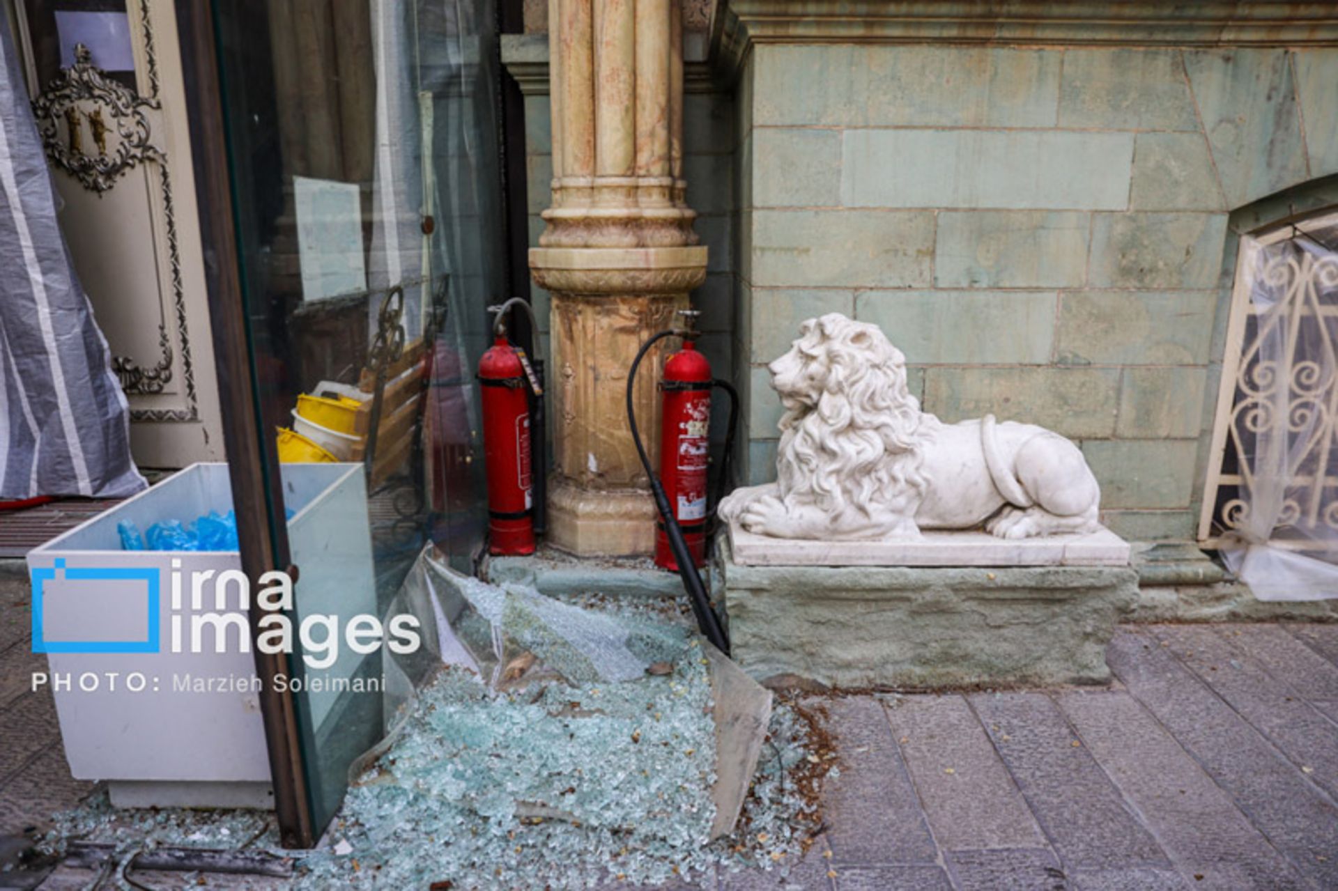 آسیب جنگ به کاخ سعدآباد