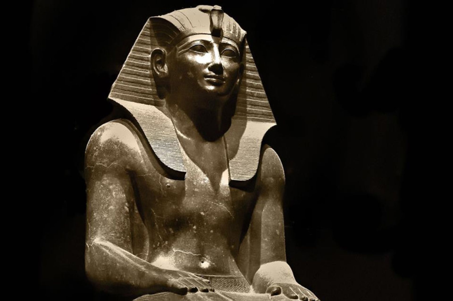 مجسمه فرعون گمشده در دره پادشاهان مصر