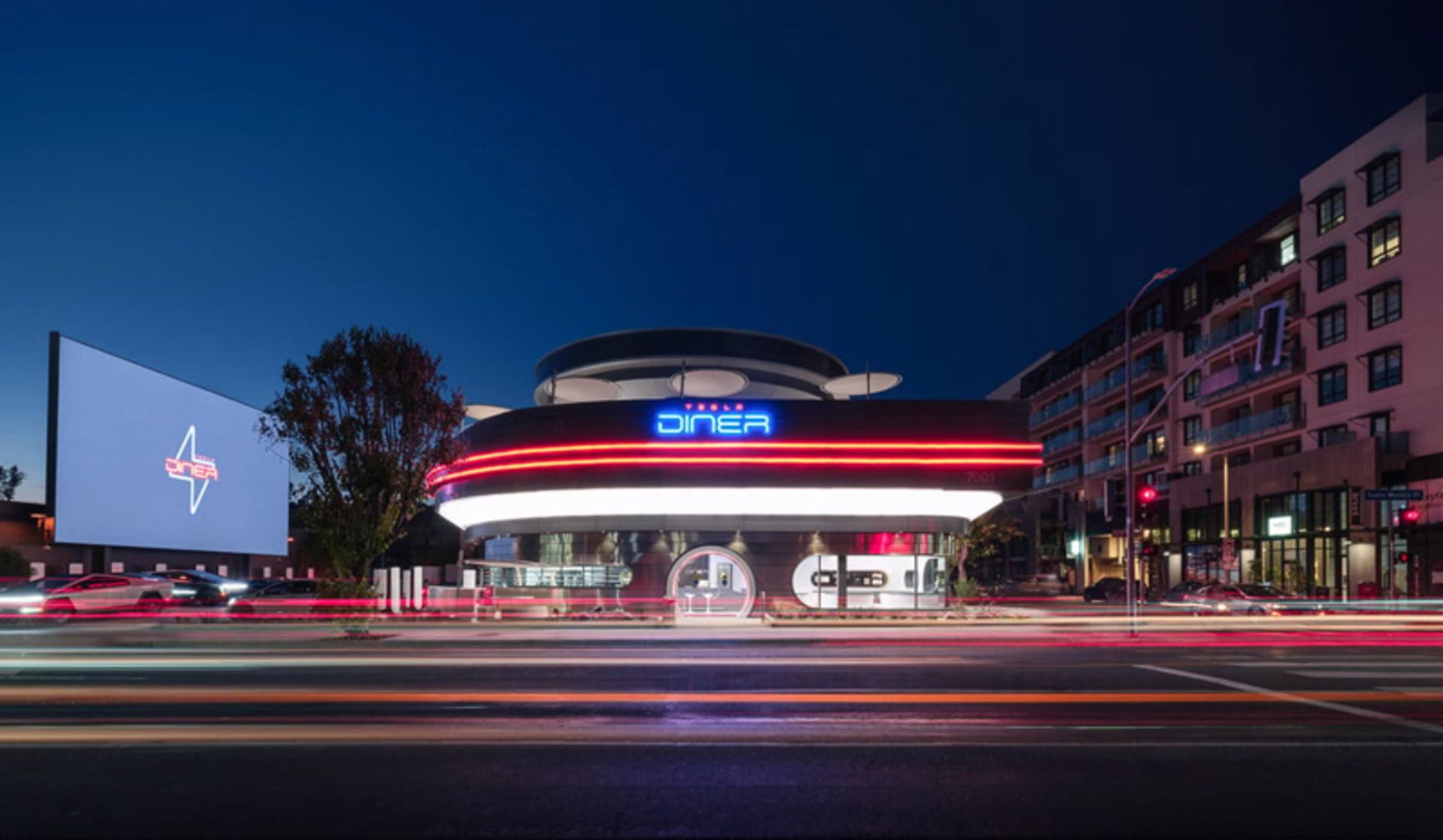 نورپردازی شبانه رستوران تسلا داینر