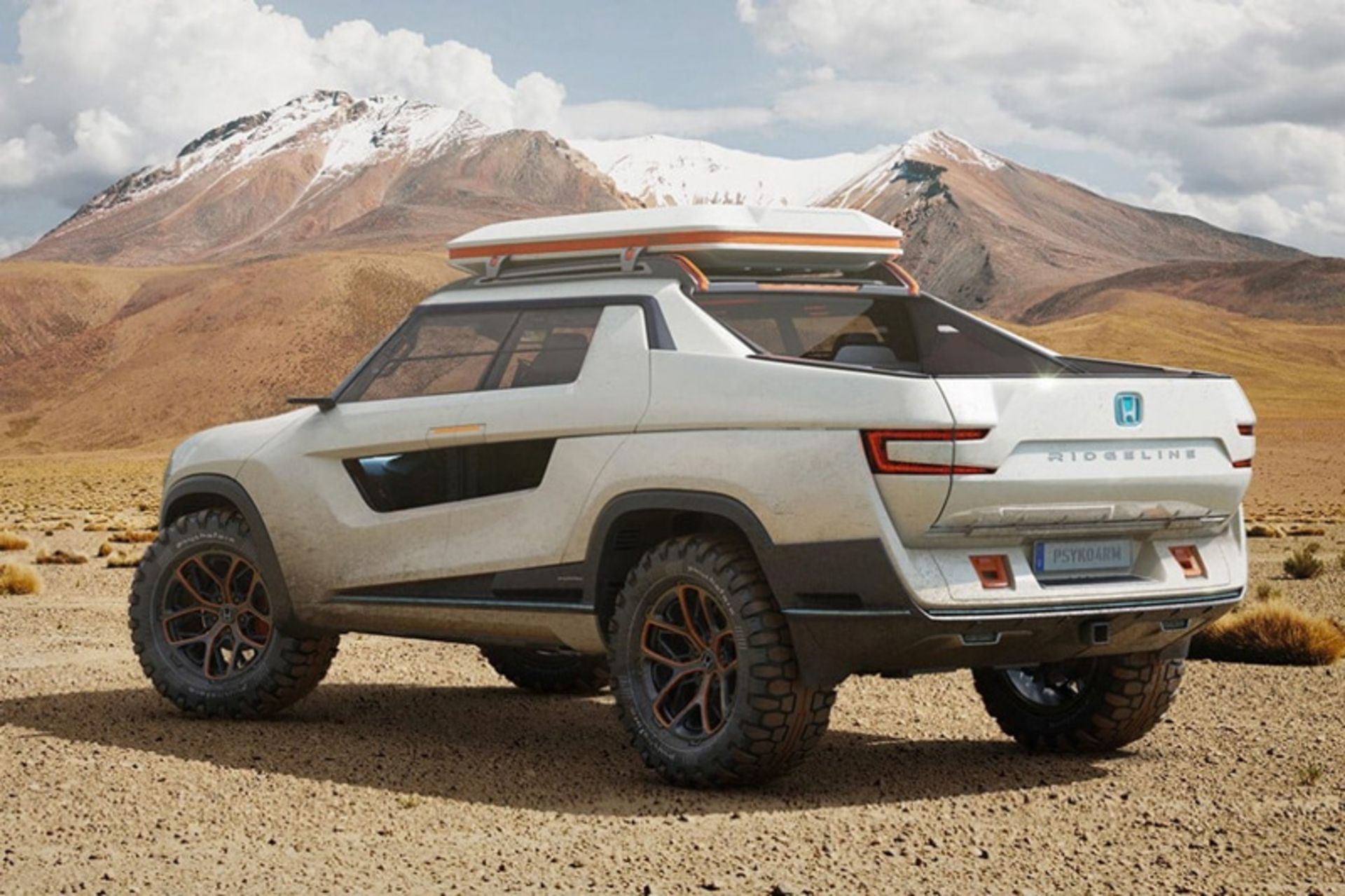 نمای پشتی پیکاپ هوندا ریج‌لاین سفید