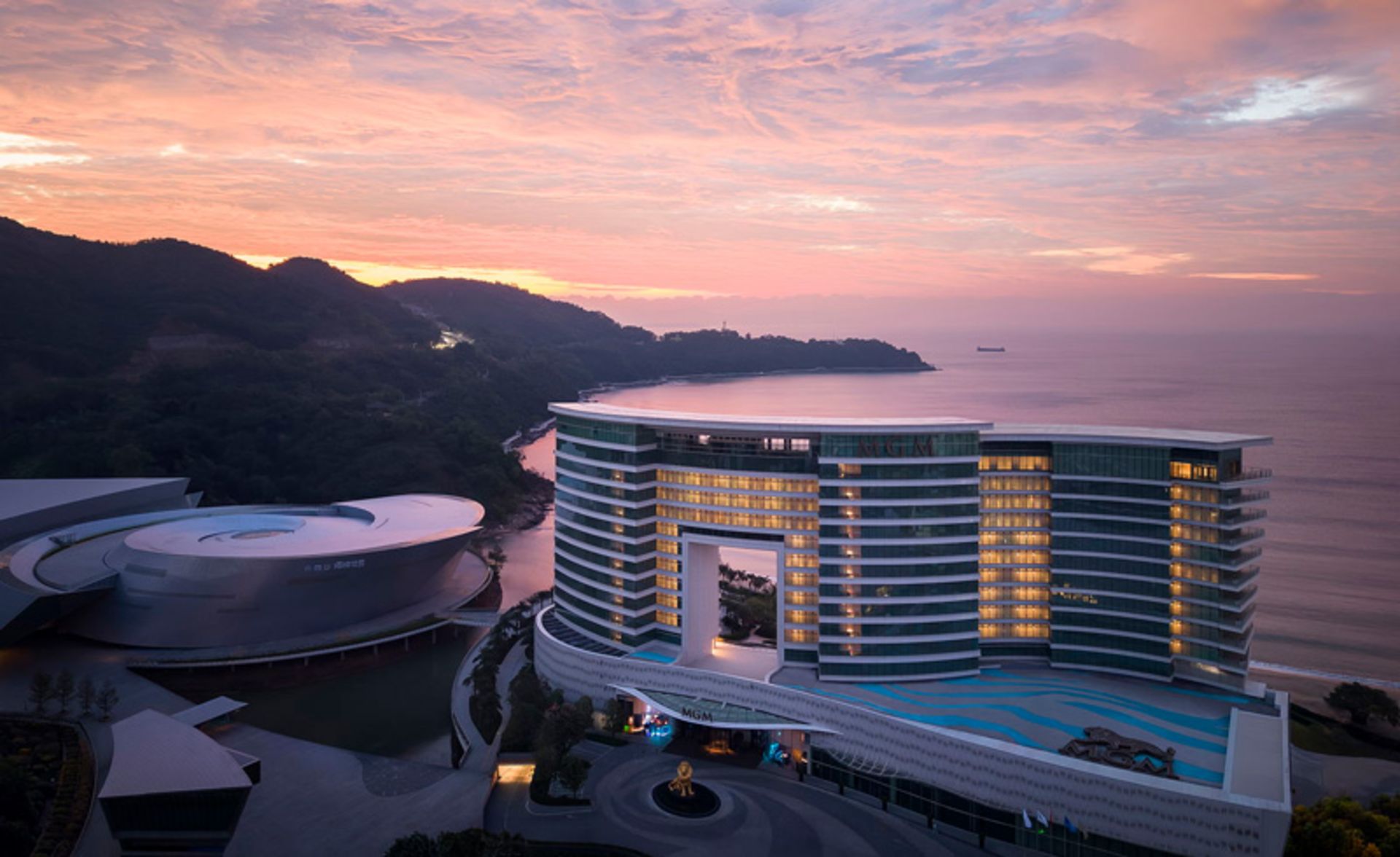 نمای بیرونی هتل ام‌جی‌ام در شهر شنژن چین