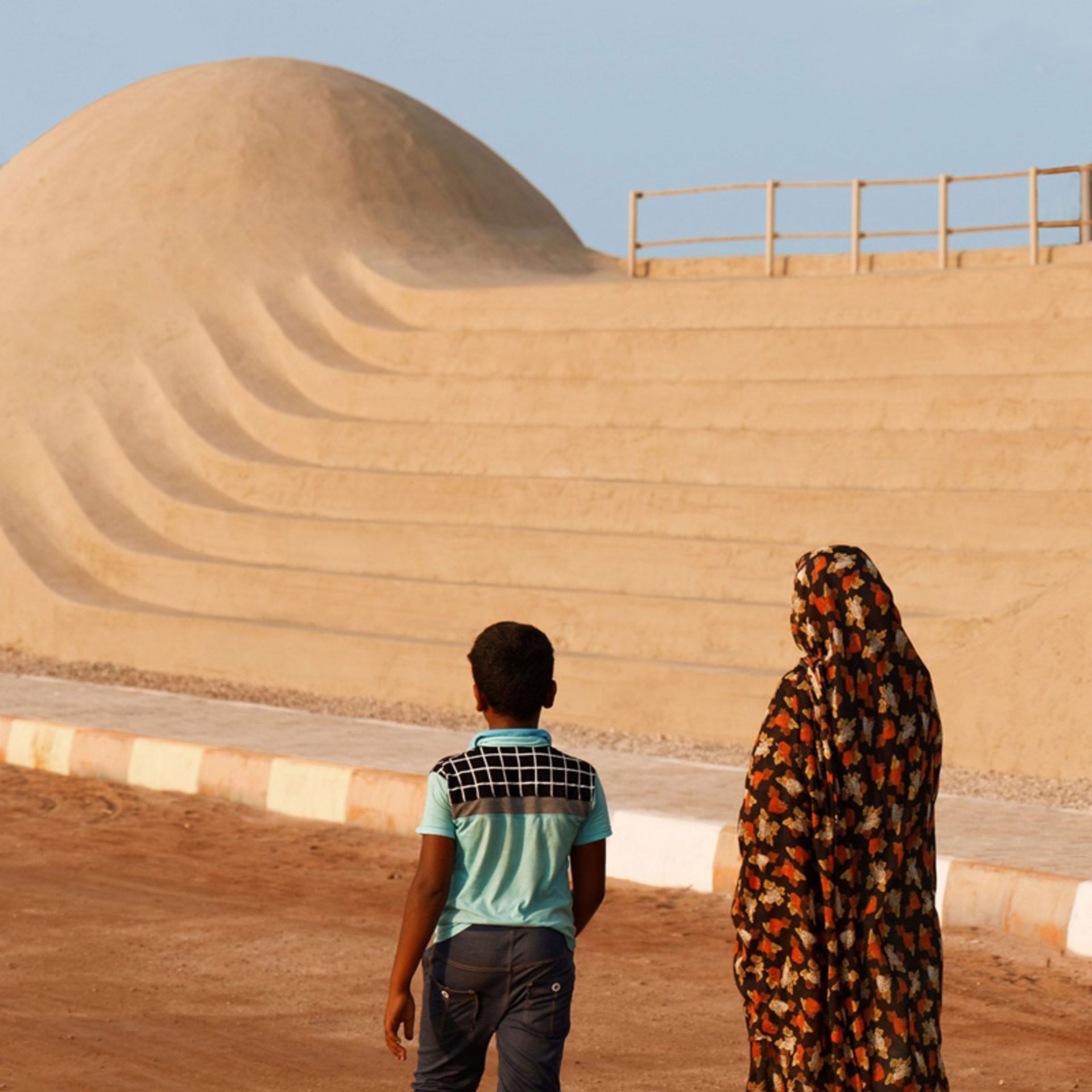 افراد بومی در مرکز فرهنگی رونگ