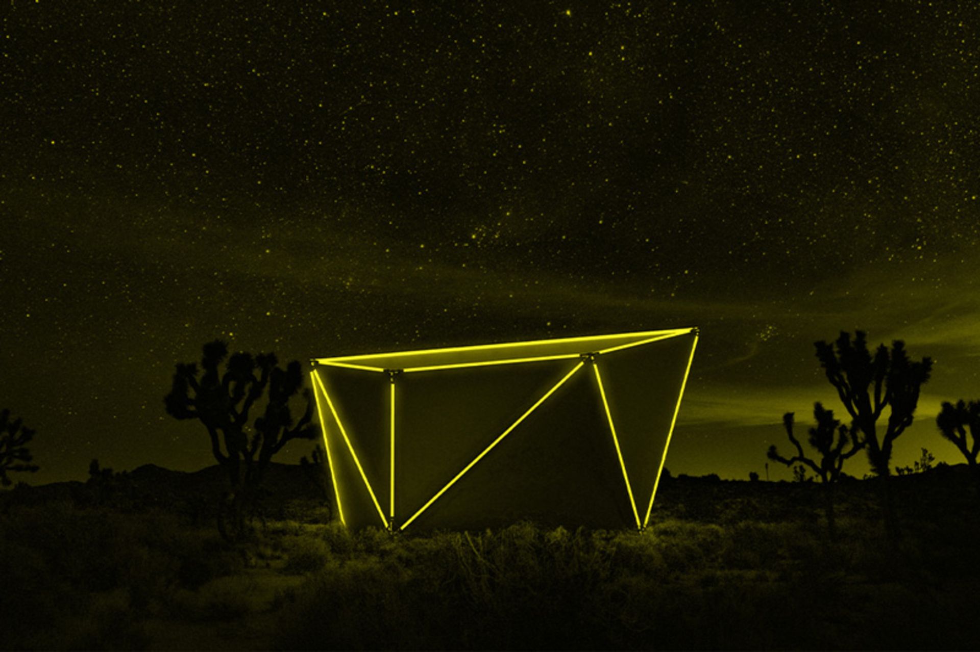 چراغ‌های ال‌ای‌دی کلبه تاشوی ژوپ در شب