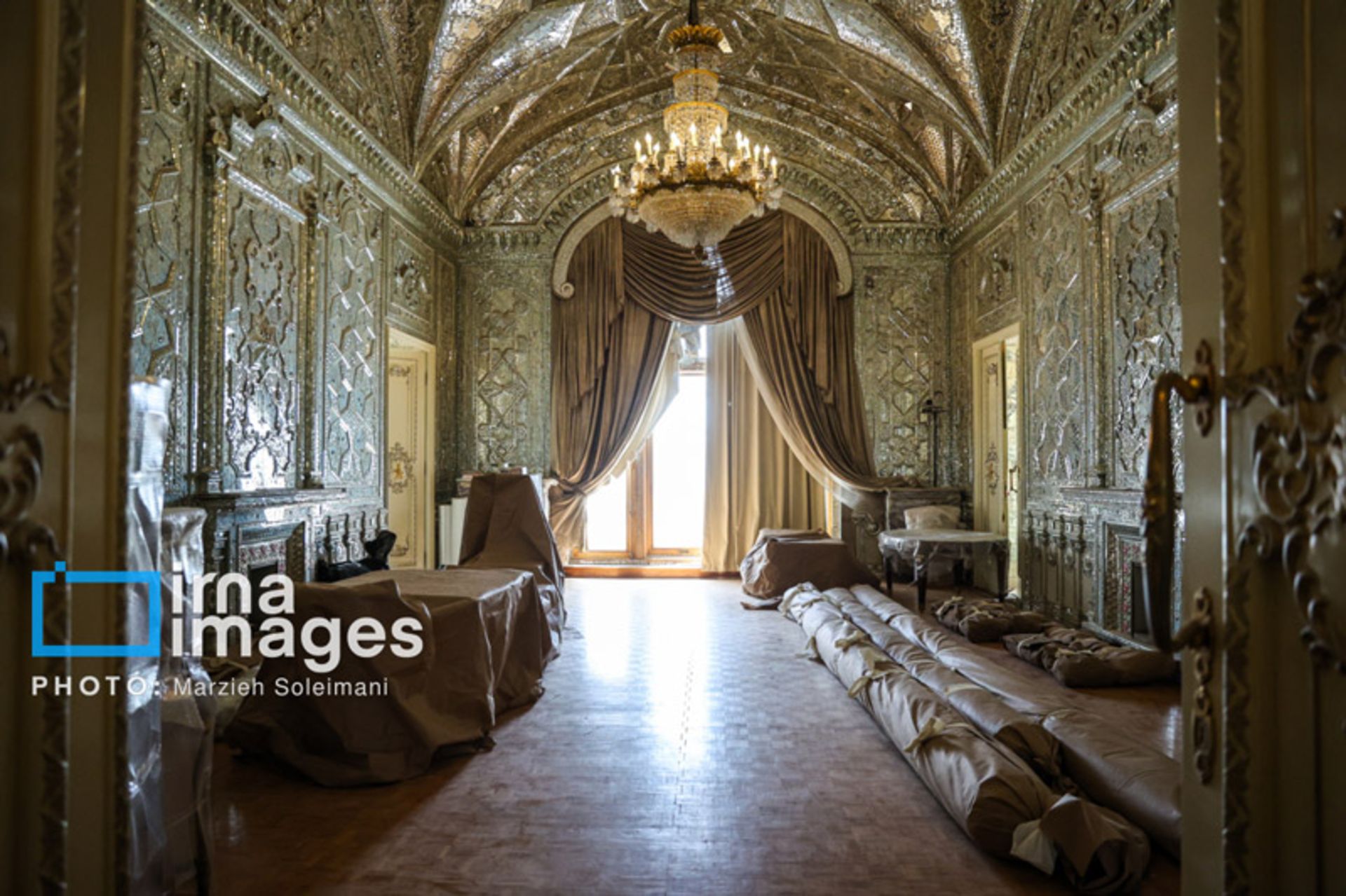 آسیب جنگ به کاخ سعدآباد