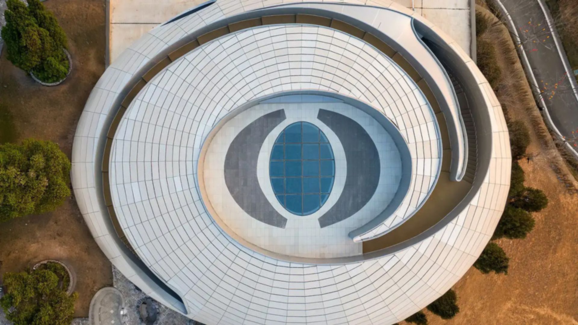 نمای بالایی سازه صخره پرنده هتل زون‌هوا