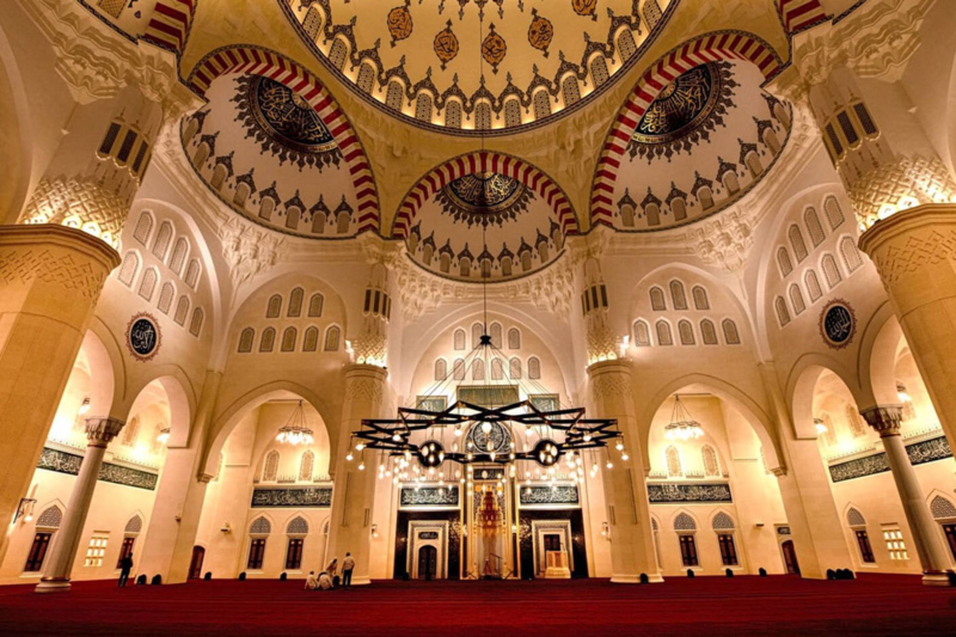 شبستان مسجد شارجه