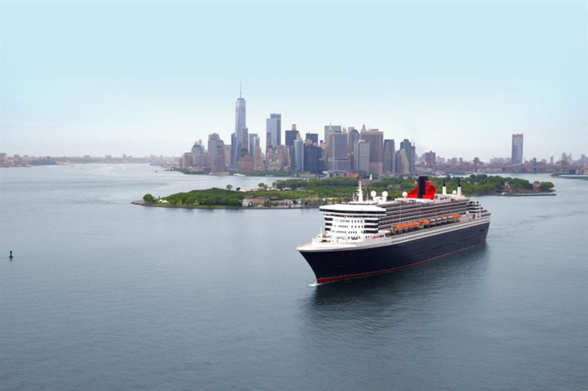 کشتی کوئین مری ۲ در سواحل آمریکا