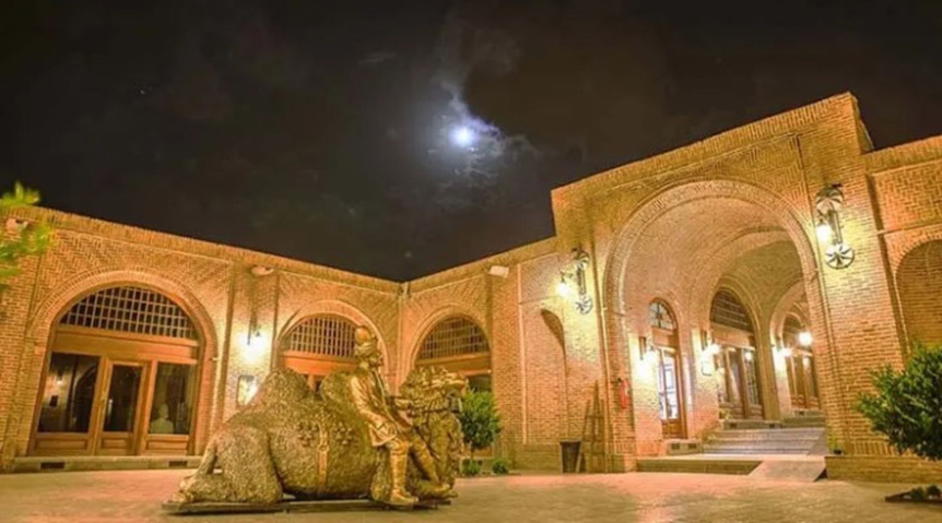 اقامت در کاروانسرا