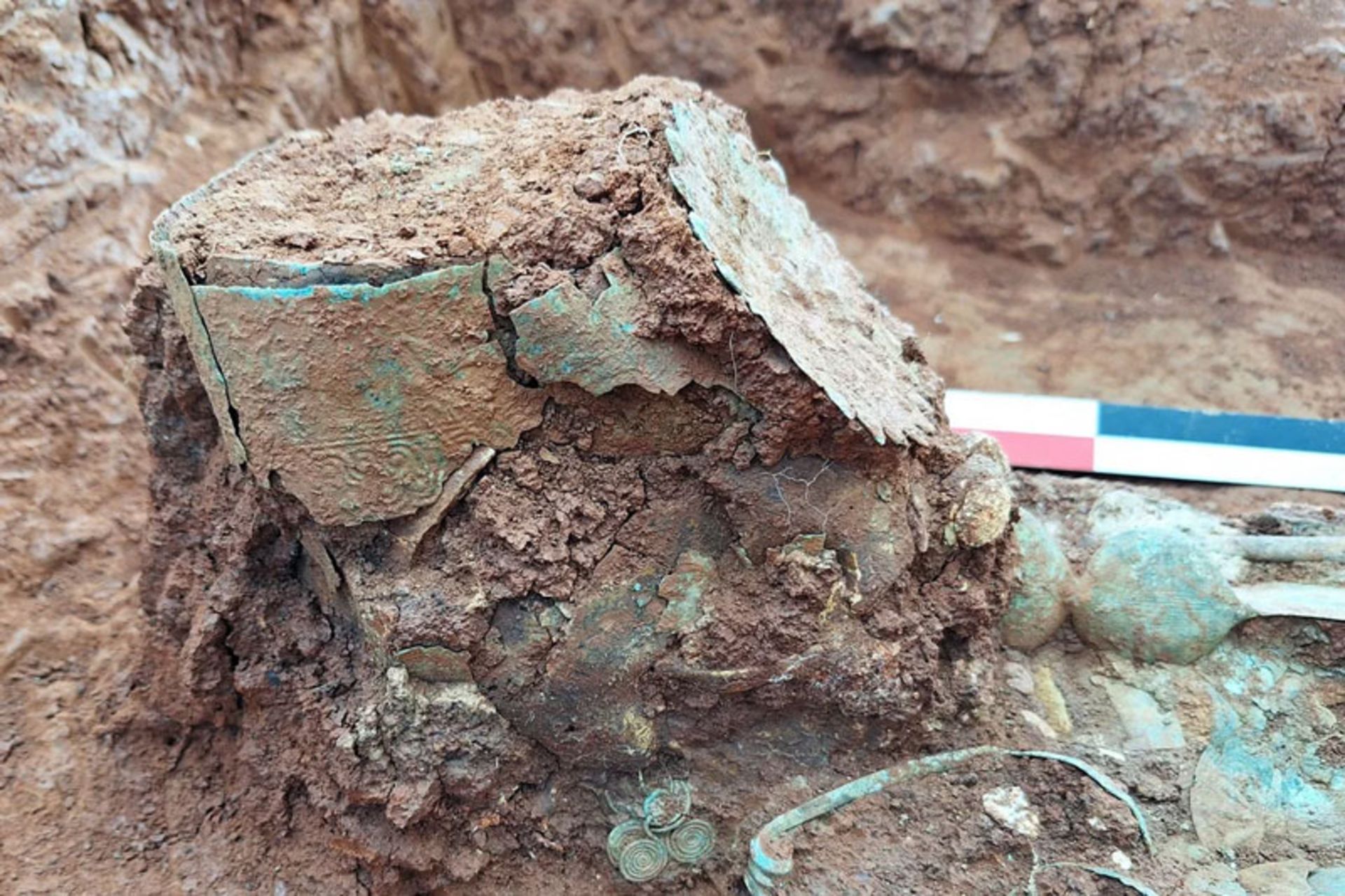 کشف تاج وارانه یونان