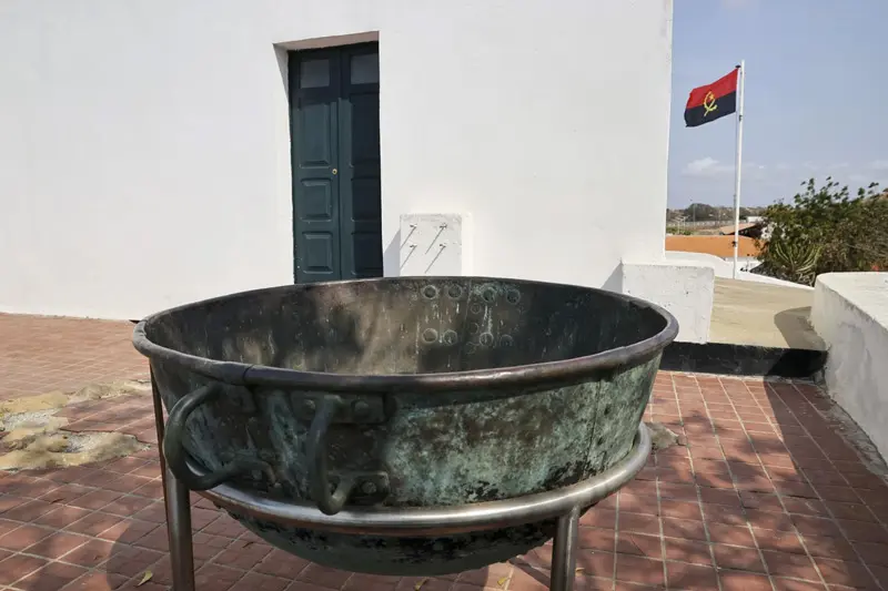 حوضچه غسل تعمید در موزه برده‌داری آنگولا
