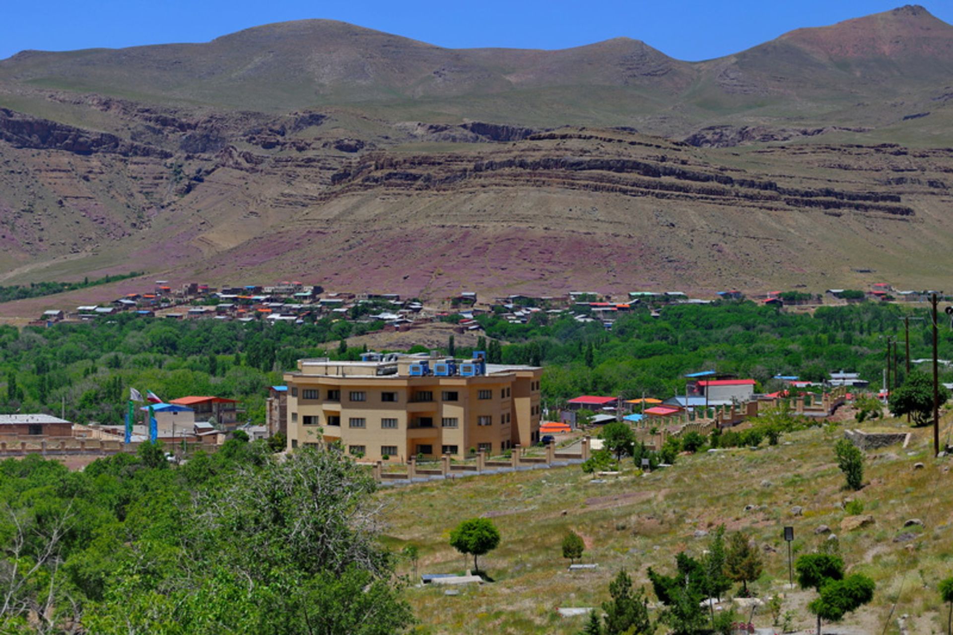 ساختمانی در شهر دلیجان