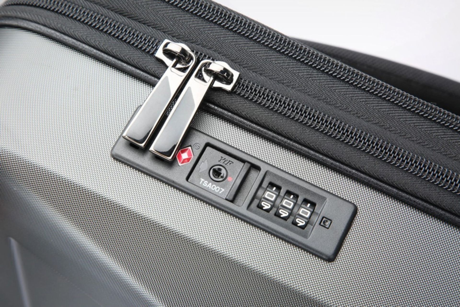 قفل رمزی کوله پشتی سایبربک‌پک تسلا