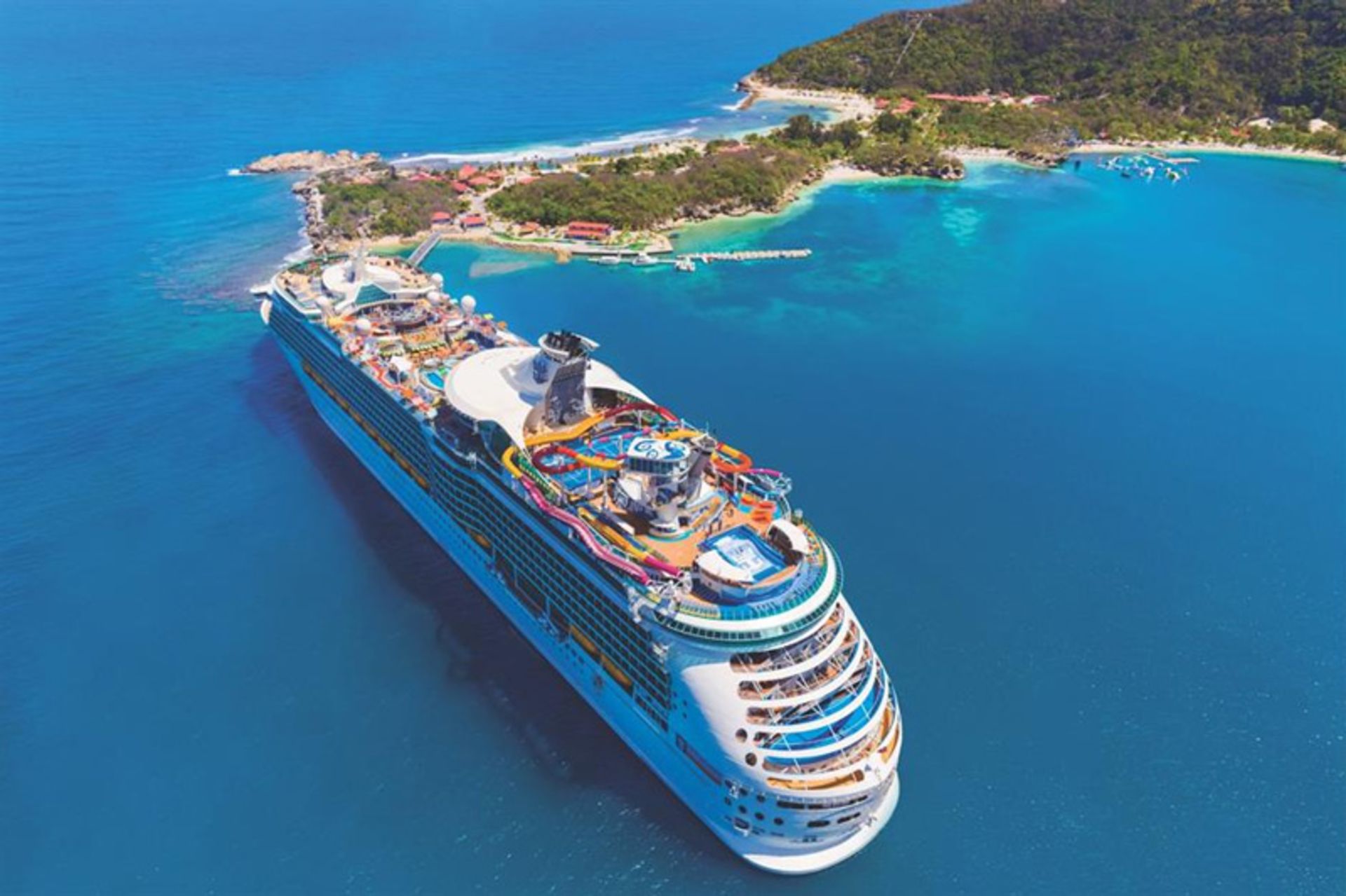 کشتی ناوبر دریا با سرسره‌های آبی