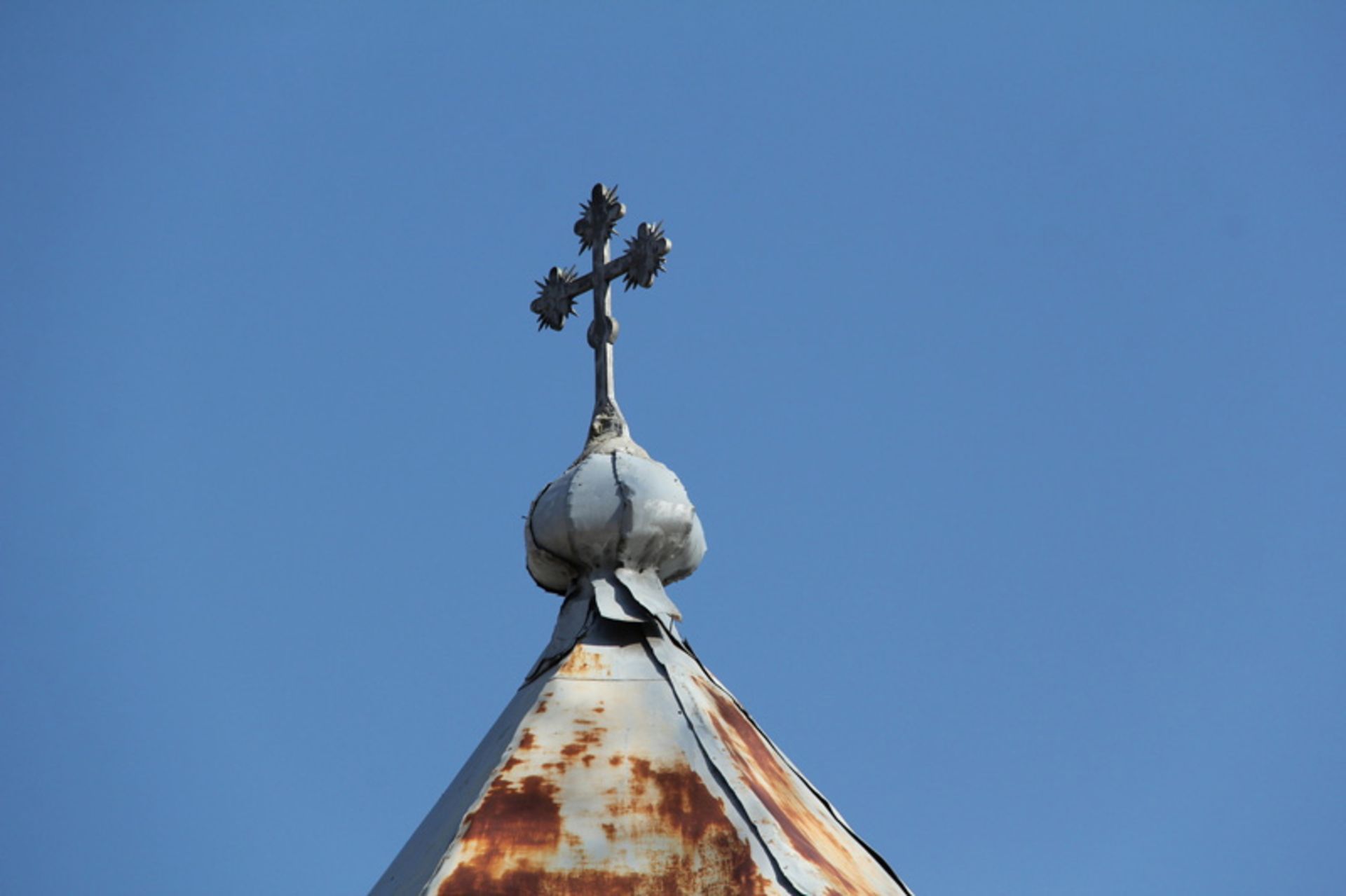 صلیب روی ناقوس کلیسای رفیعی قزوین