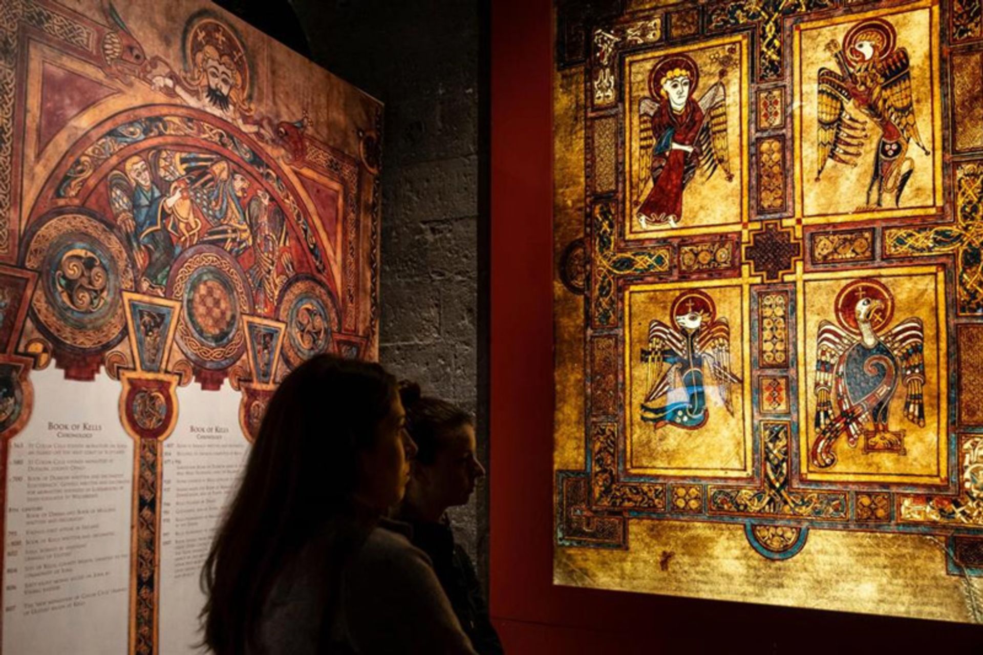 صفحات کتاب کلز در موزه دوبلین