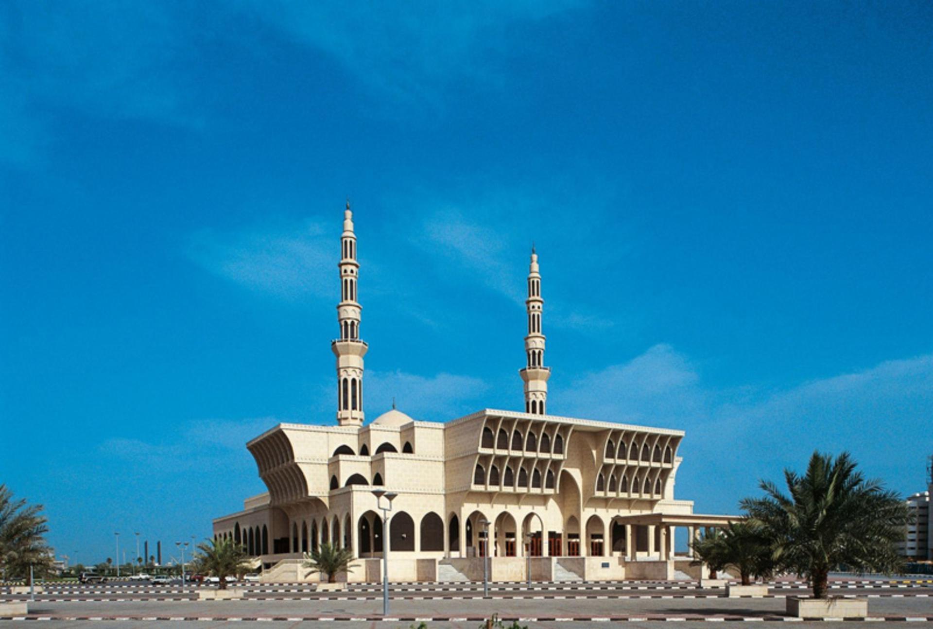 معماری نمای بیرونی مسجد ملک فیصل امارات