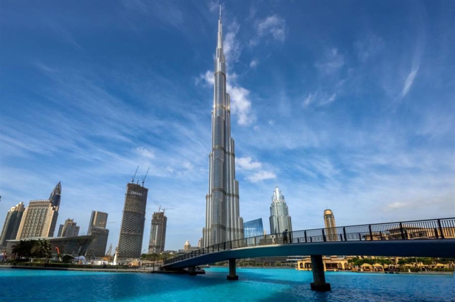 ساختمان بلند برج خلیفه دبی