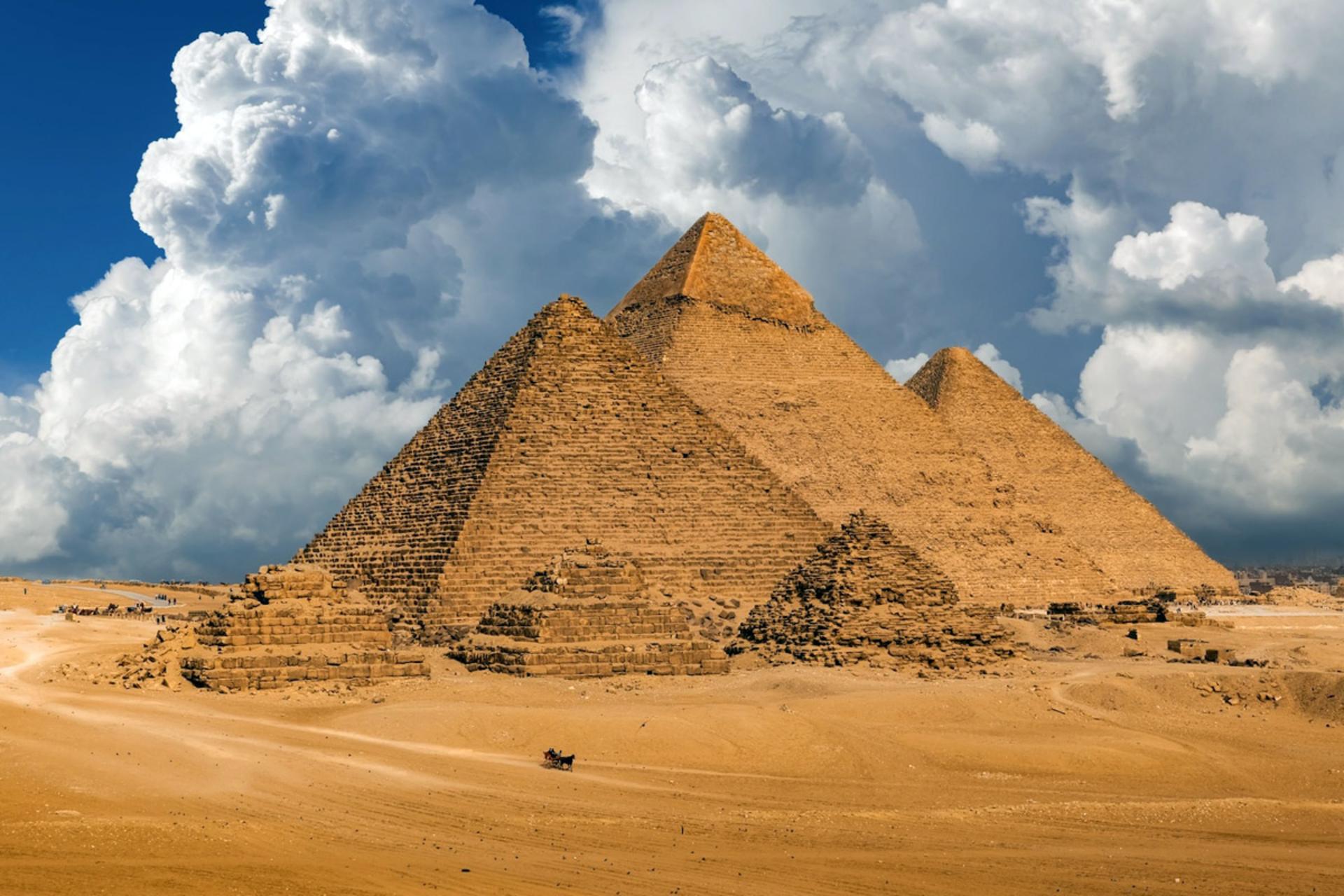 اهرام ثلاثه مصر