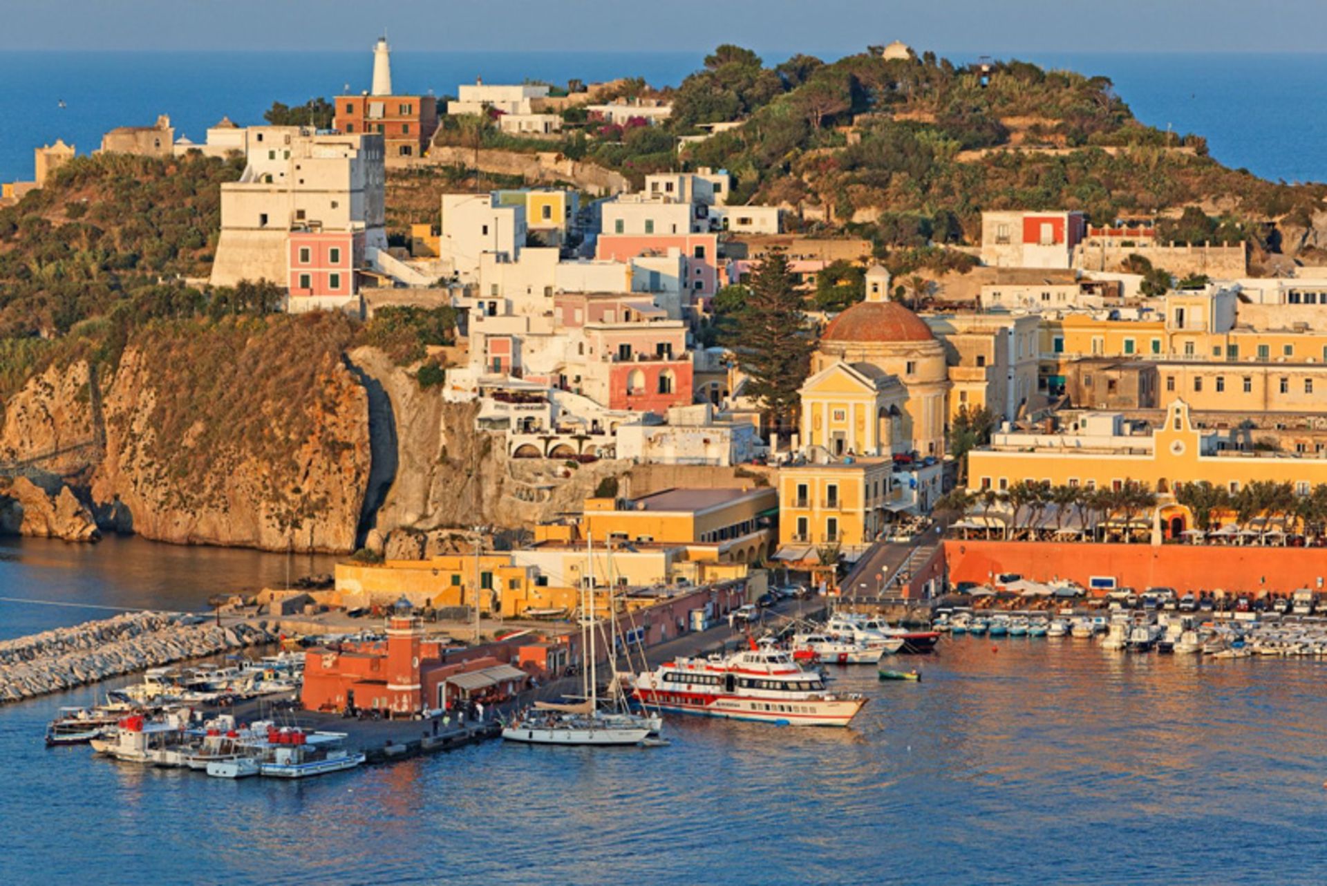 بندر جزیره پونزا