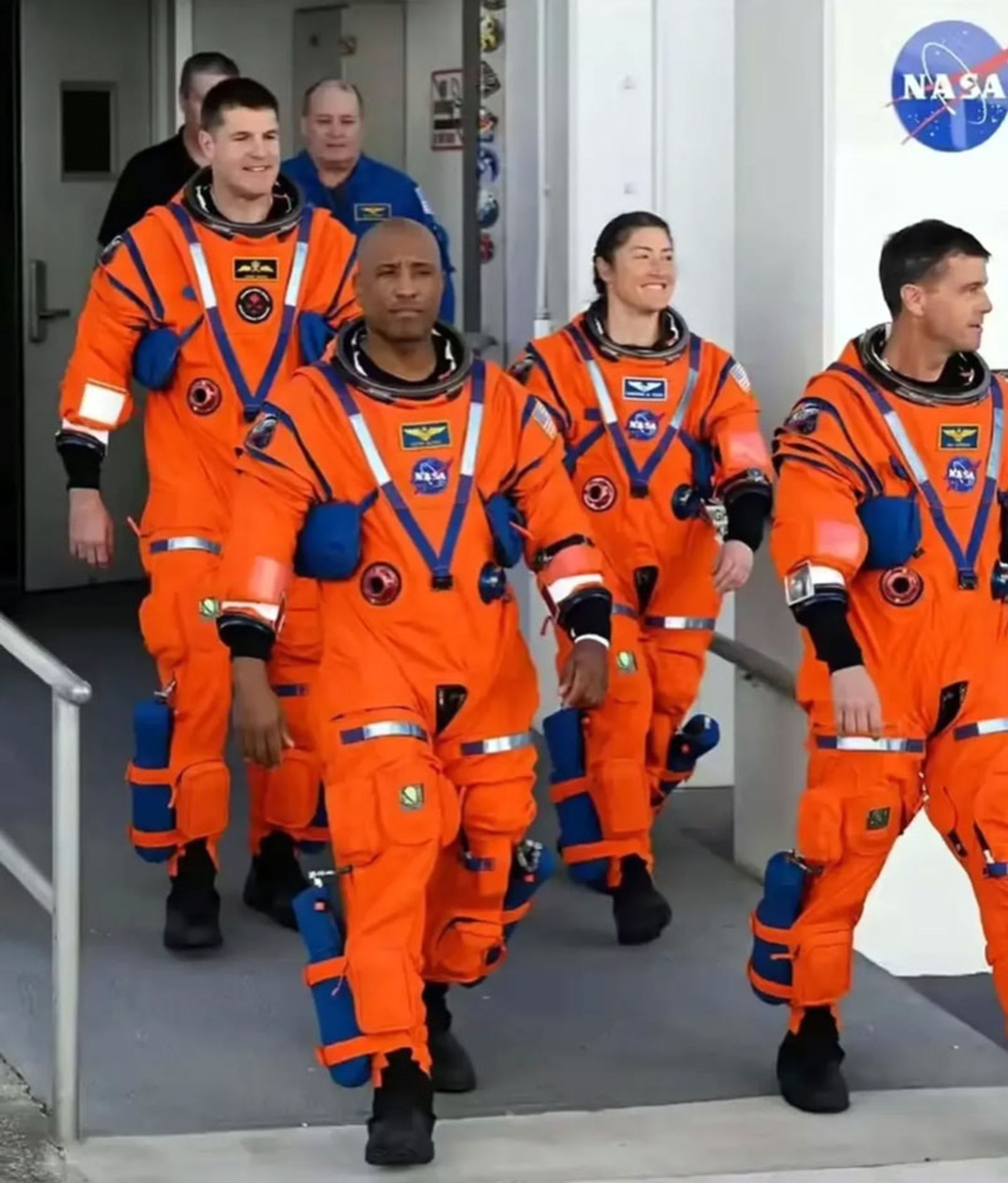 بازگشت به آرمتیس دو به زمین