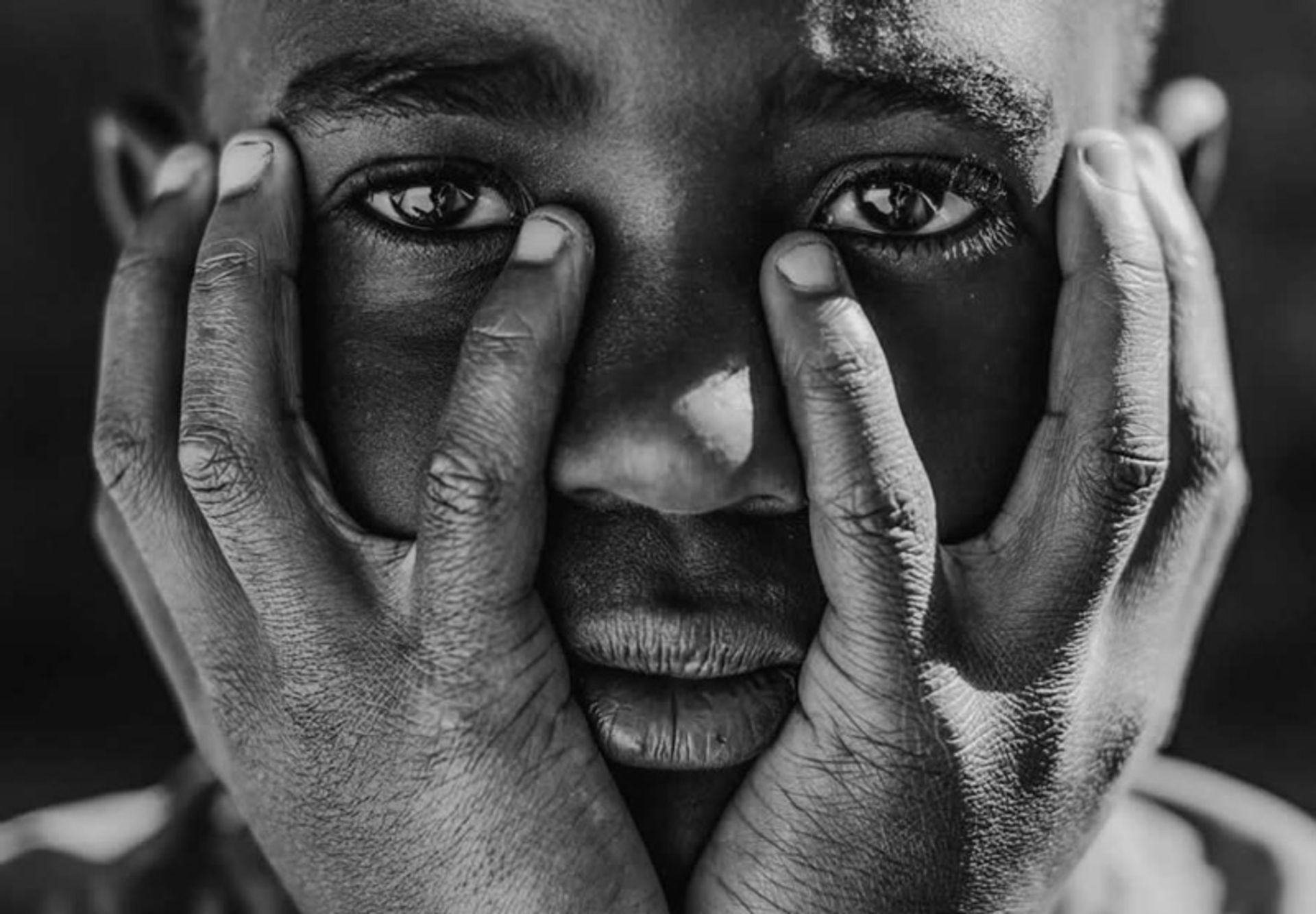 عکس پرتره از نوجوان