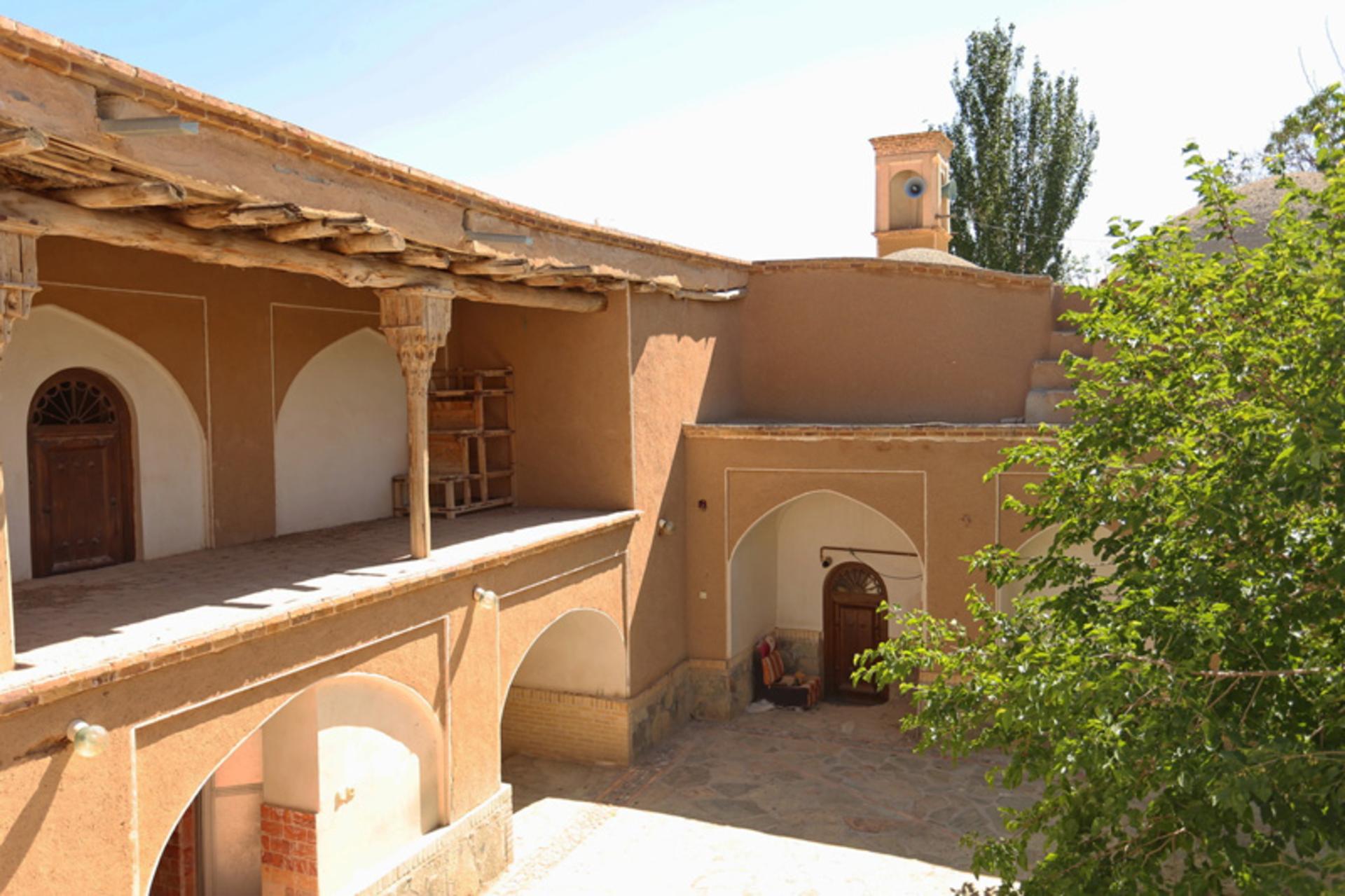 خانه‌ای با معماری سنتی در دلیجان