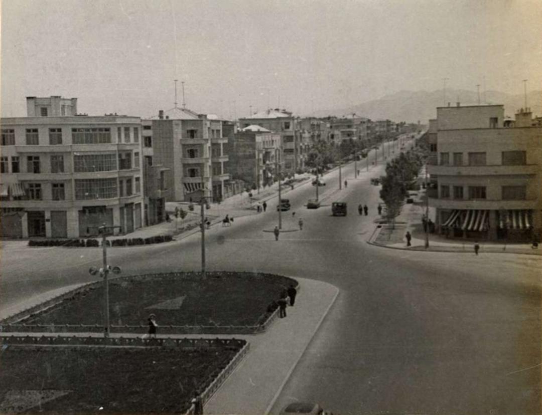 عکس تاریخی میدان فردوسی در دهه ۲۰