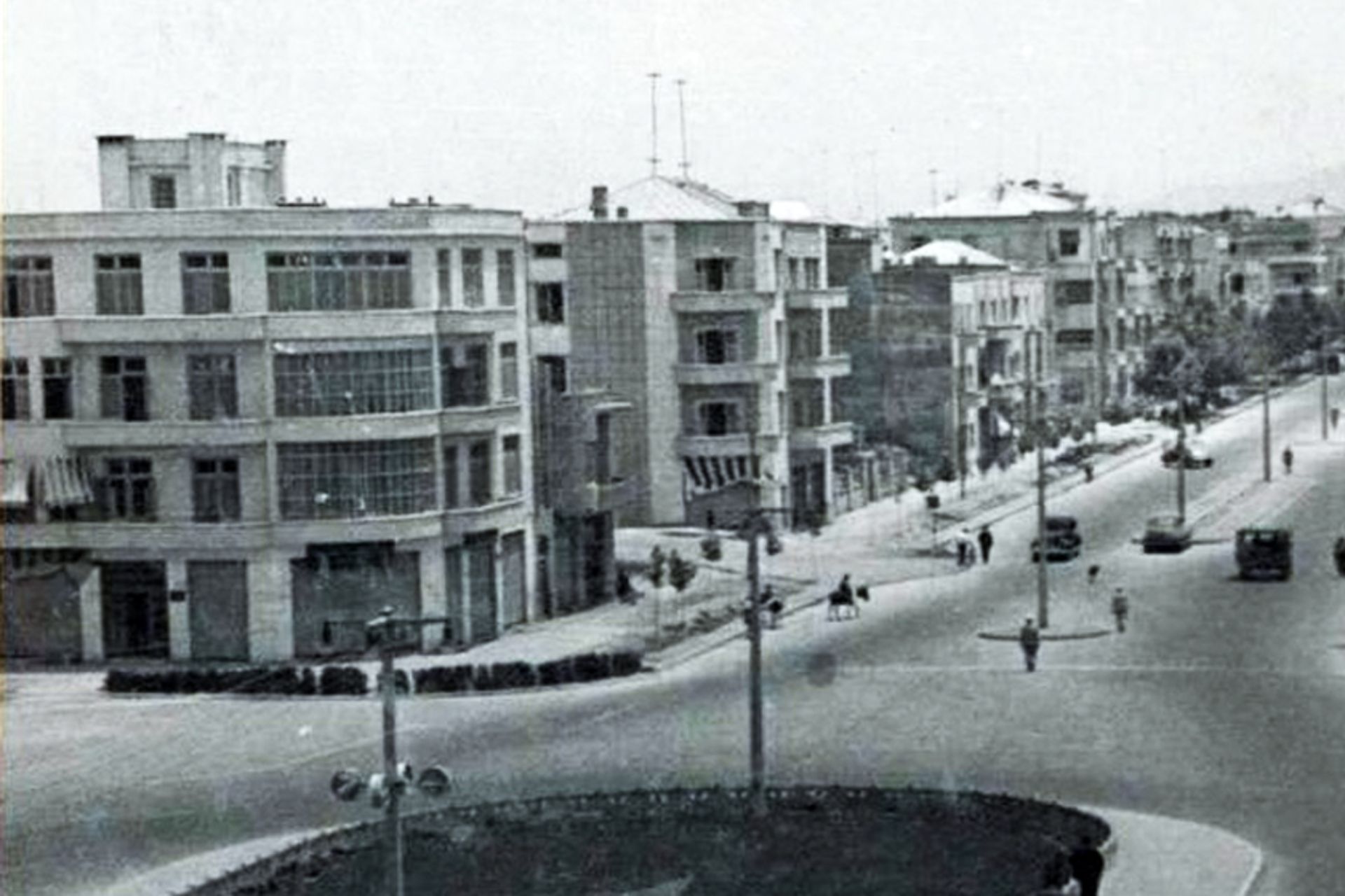 عکس تاریخی میدان فردوسی در دهه ۲۰